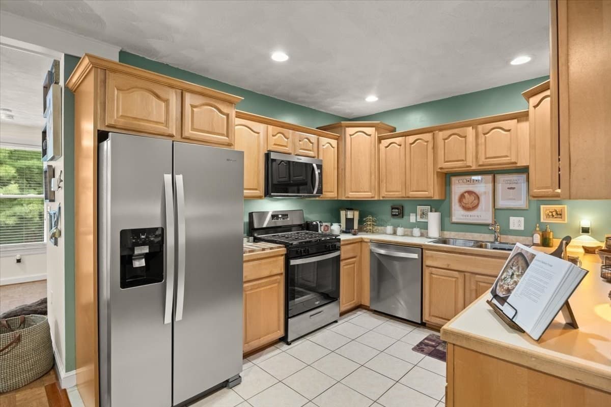 Condominium at 24 Union St # D, Rockland MA 02370, Rockland, photo 16 of 37