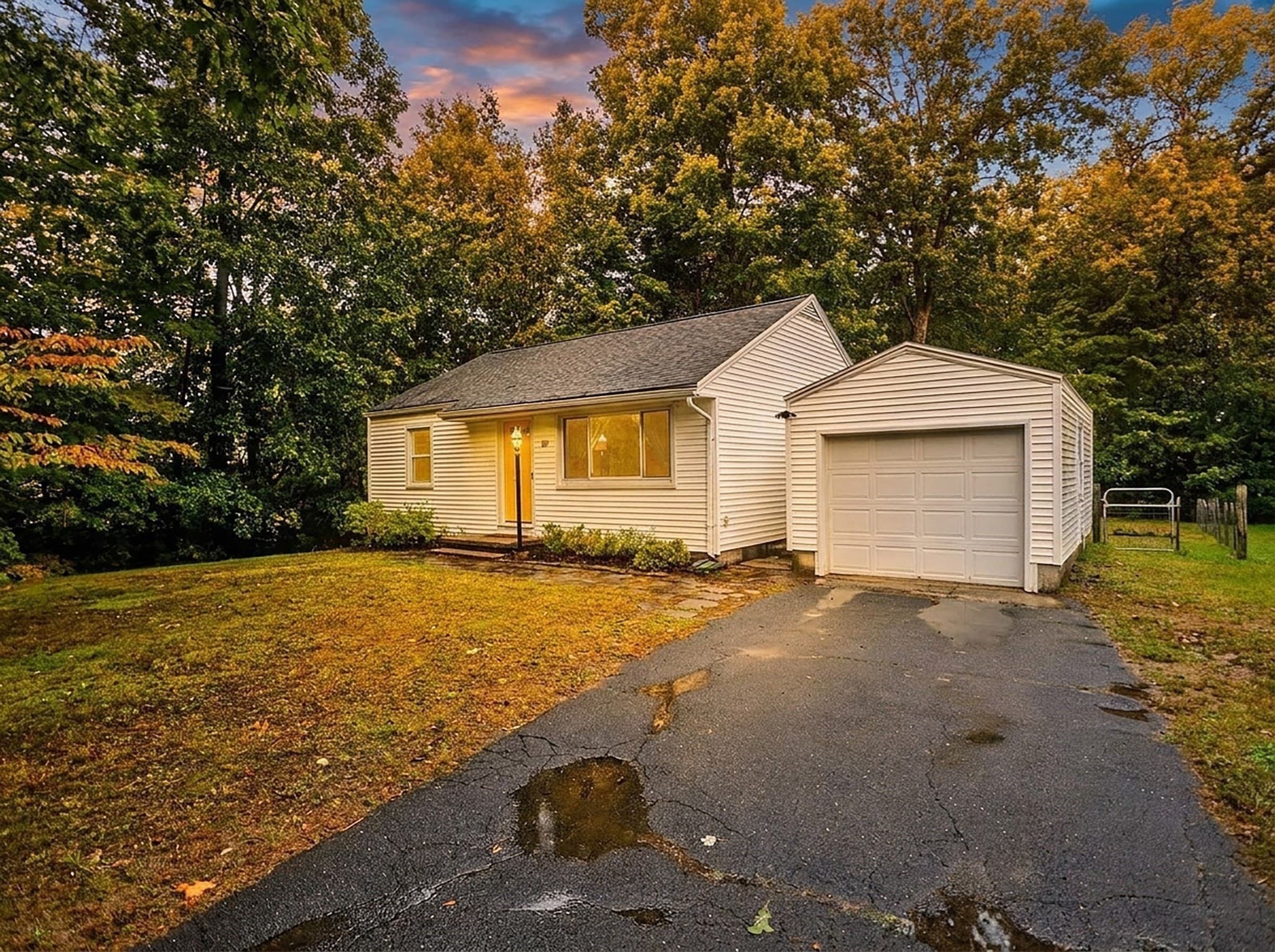 27 E Green St, Easthampton MA 01027