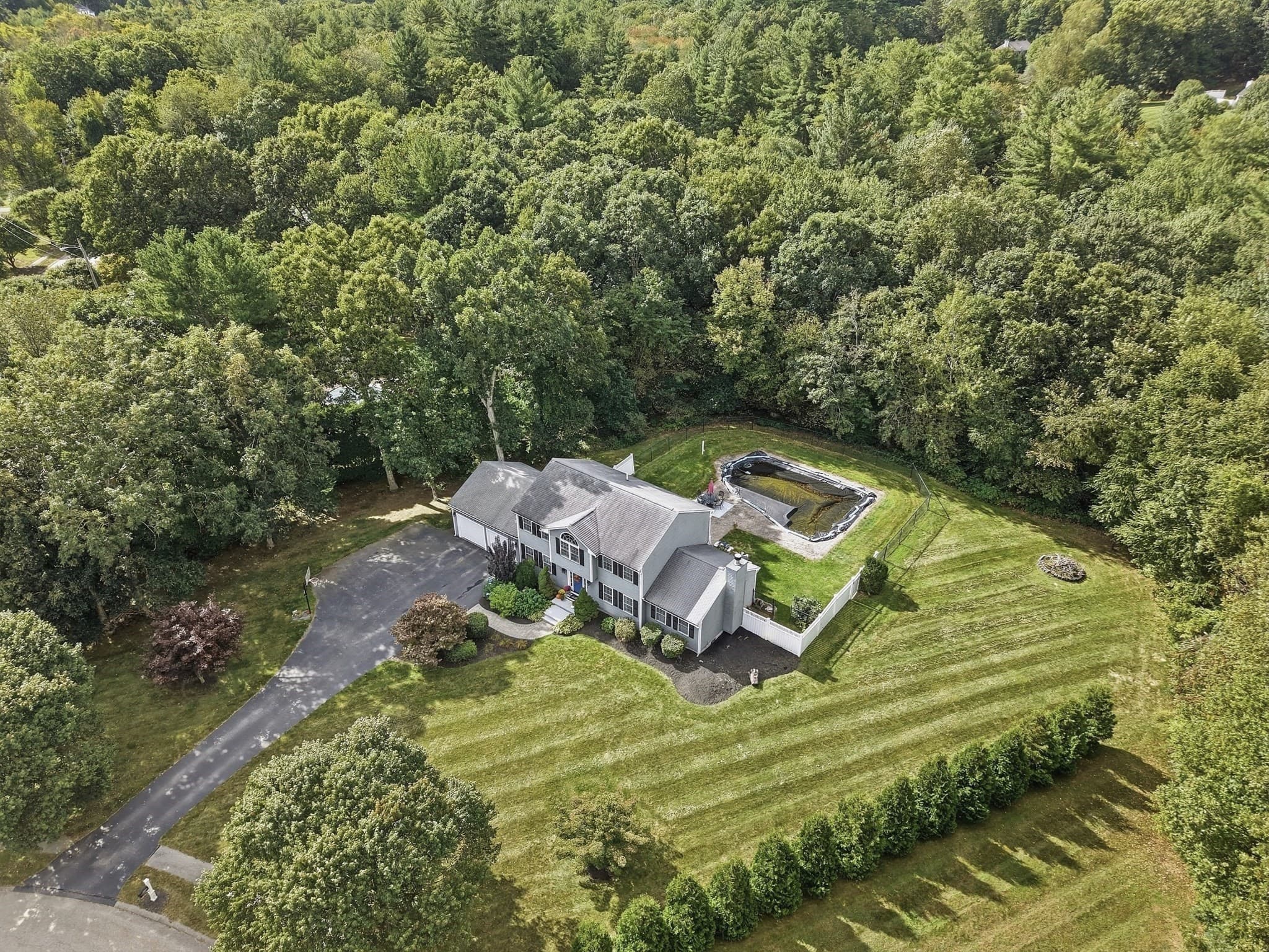 7 Keely Dr, Charlton MA 01507