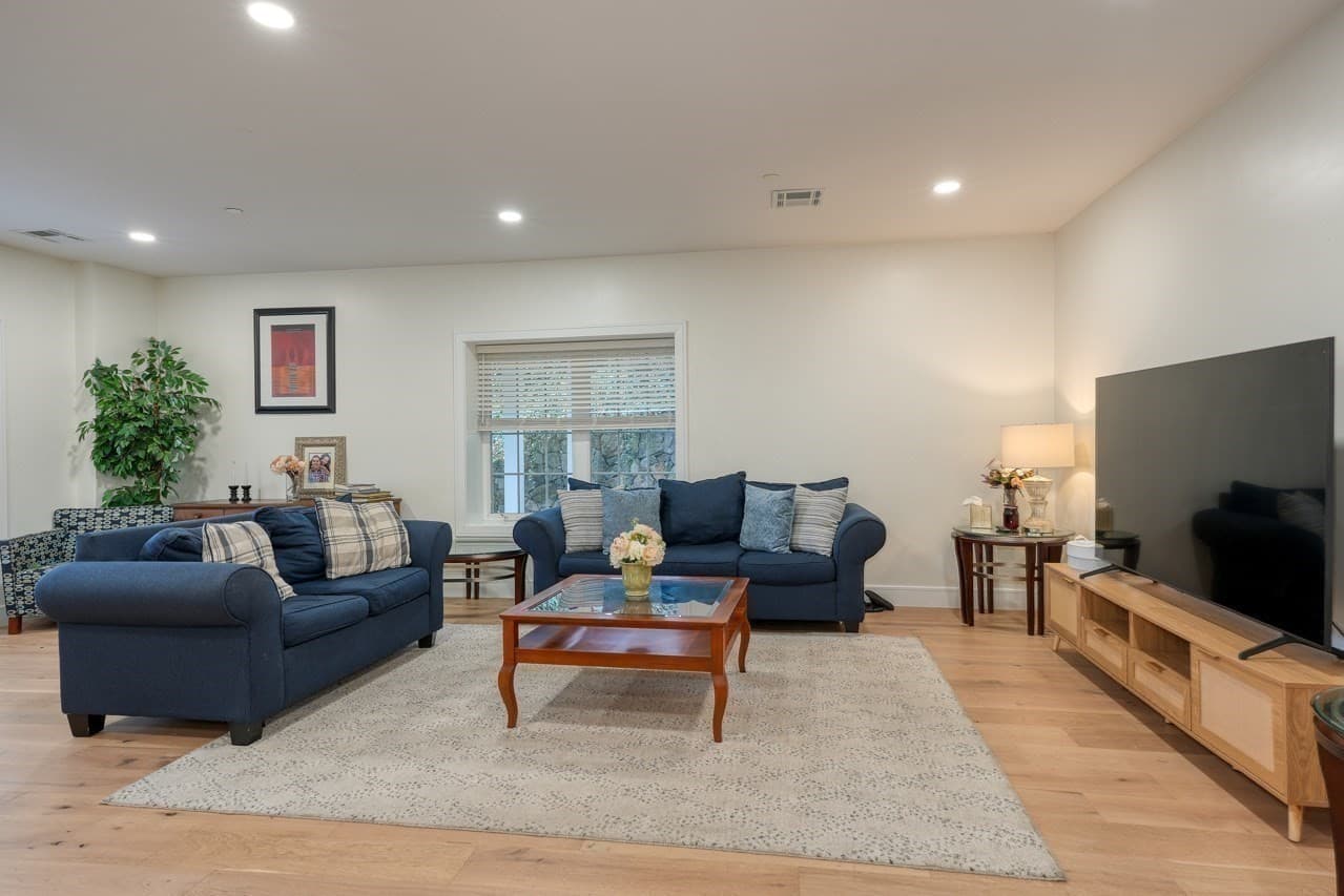 Condominium at 17 School St. # A, Hudson MA 01749, Hudson, photo 18 of 24
