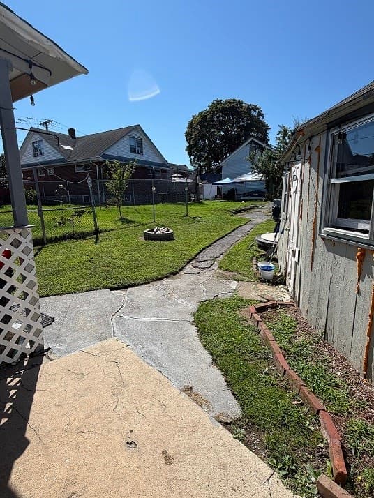Multi Family at 18 West Street, Dudley MA 01571, photo 3 of 11
