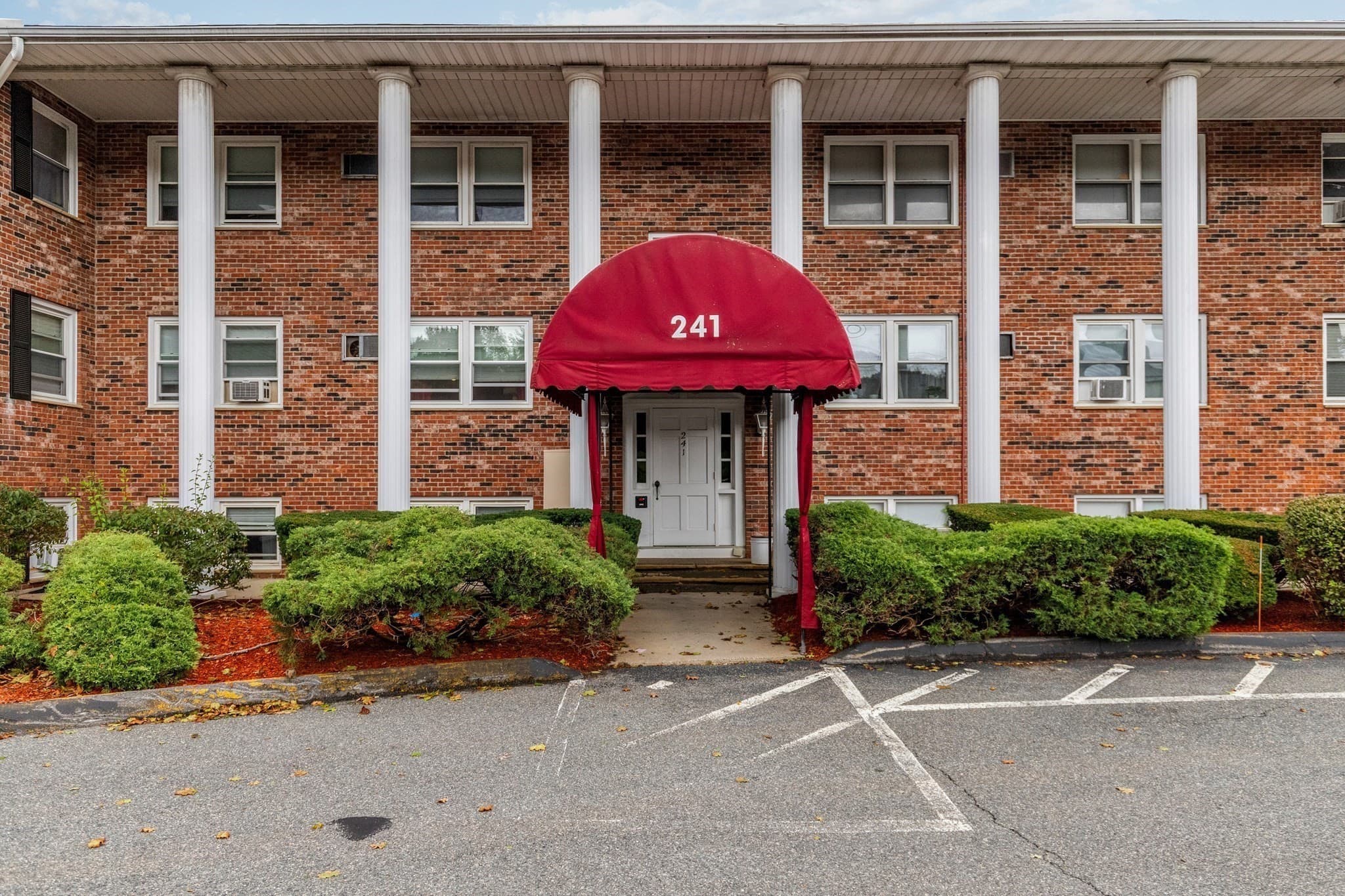 Condominium at 241 Main St # C7, Reading MA 01867, Reading, photo 3 of 17