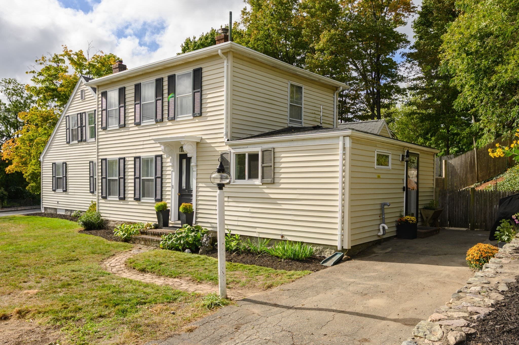 Condex at 1 Fort Hill # 1, Hingham MA 02043, Hingham, photo 2 of 27