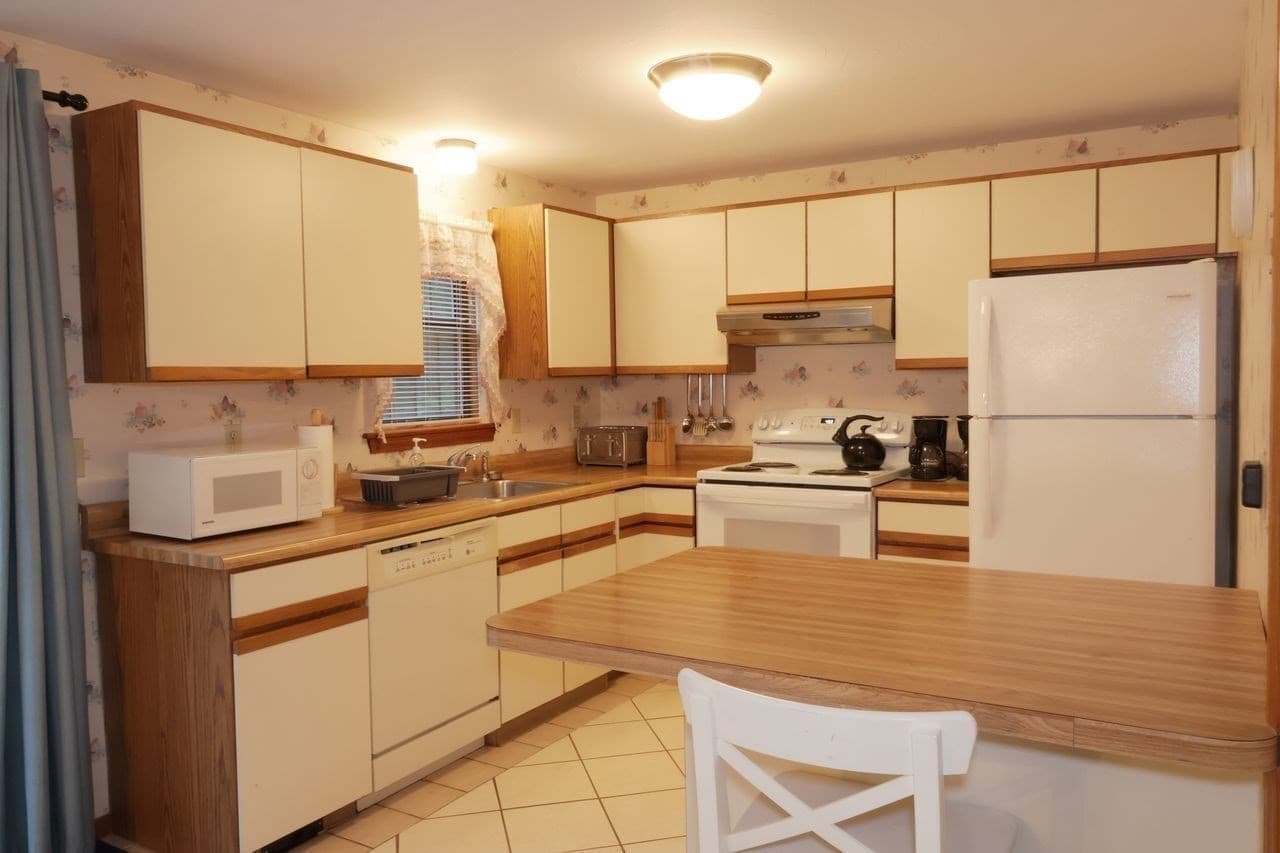 Single Family Residence at 30 Sandy Valley Rd, Barnstable MA 02648, Barnstable, photo 9 of 17