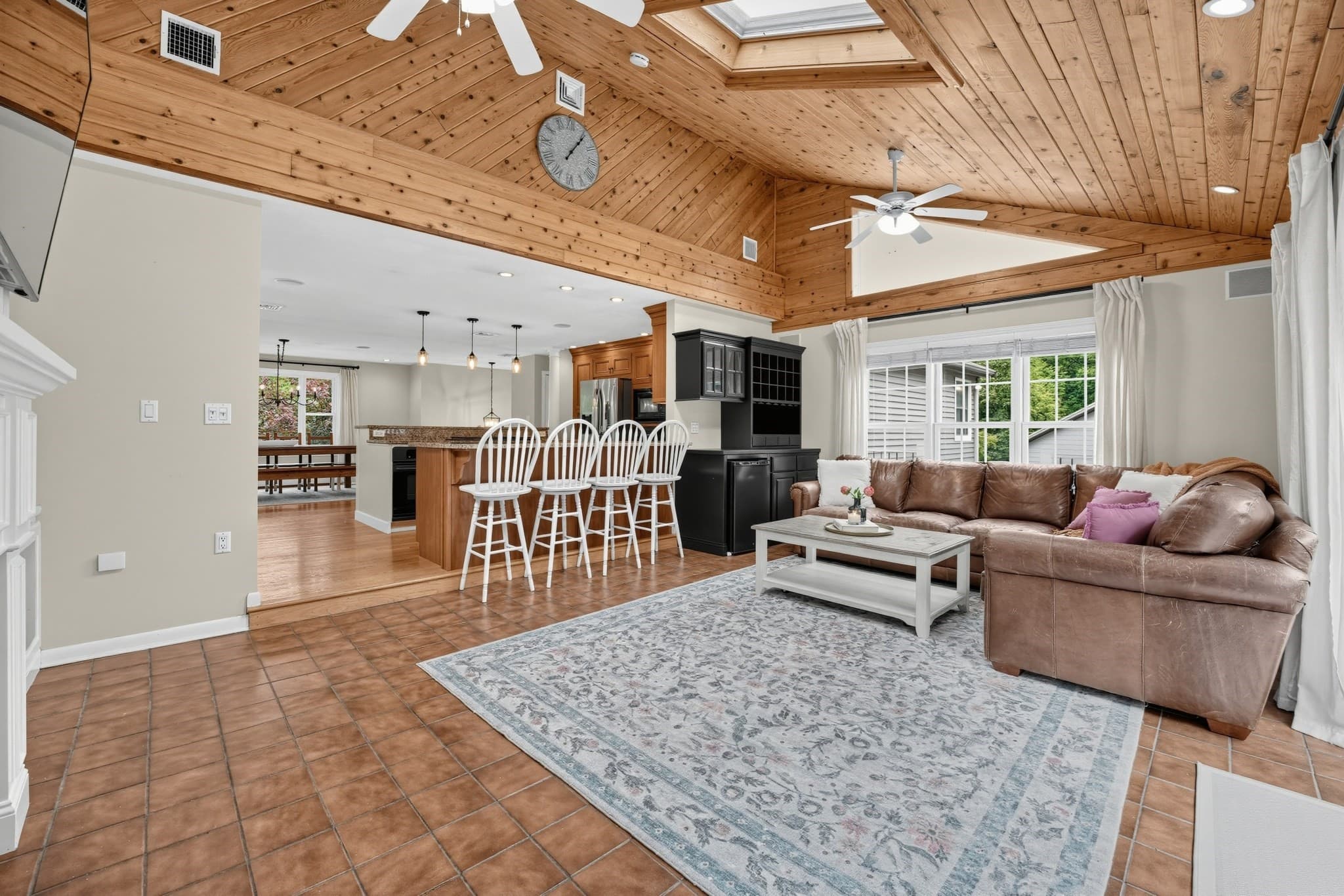 Single Family Residence at 21 Andrew Cir, Stoughton MA 02072, Stoughton, photo 4 of 28