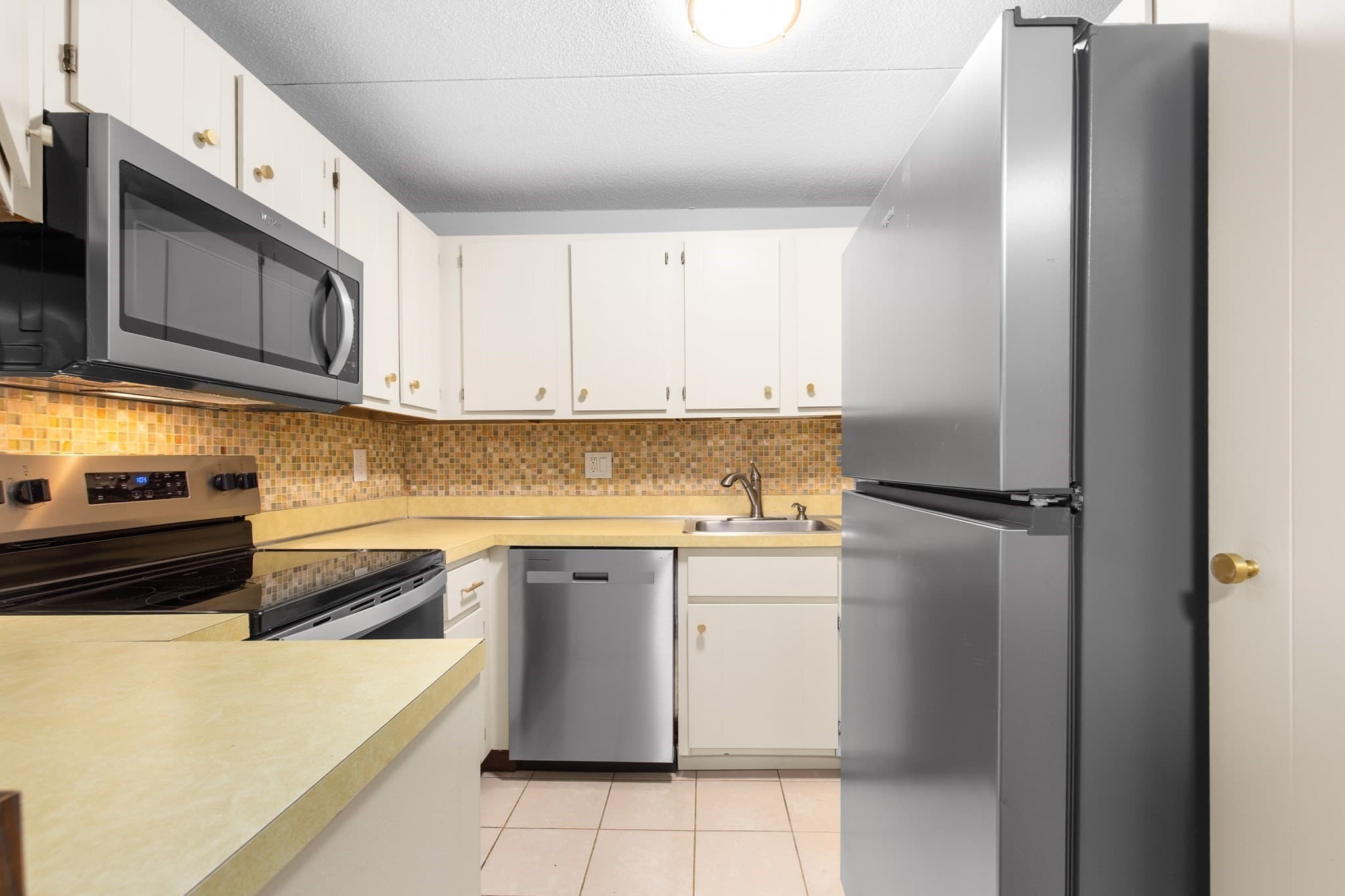 Condominium at 685 Oak St # 1, Brockton MA 02301, Brockton, photo 5 of 10