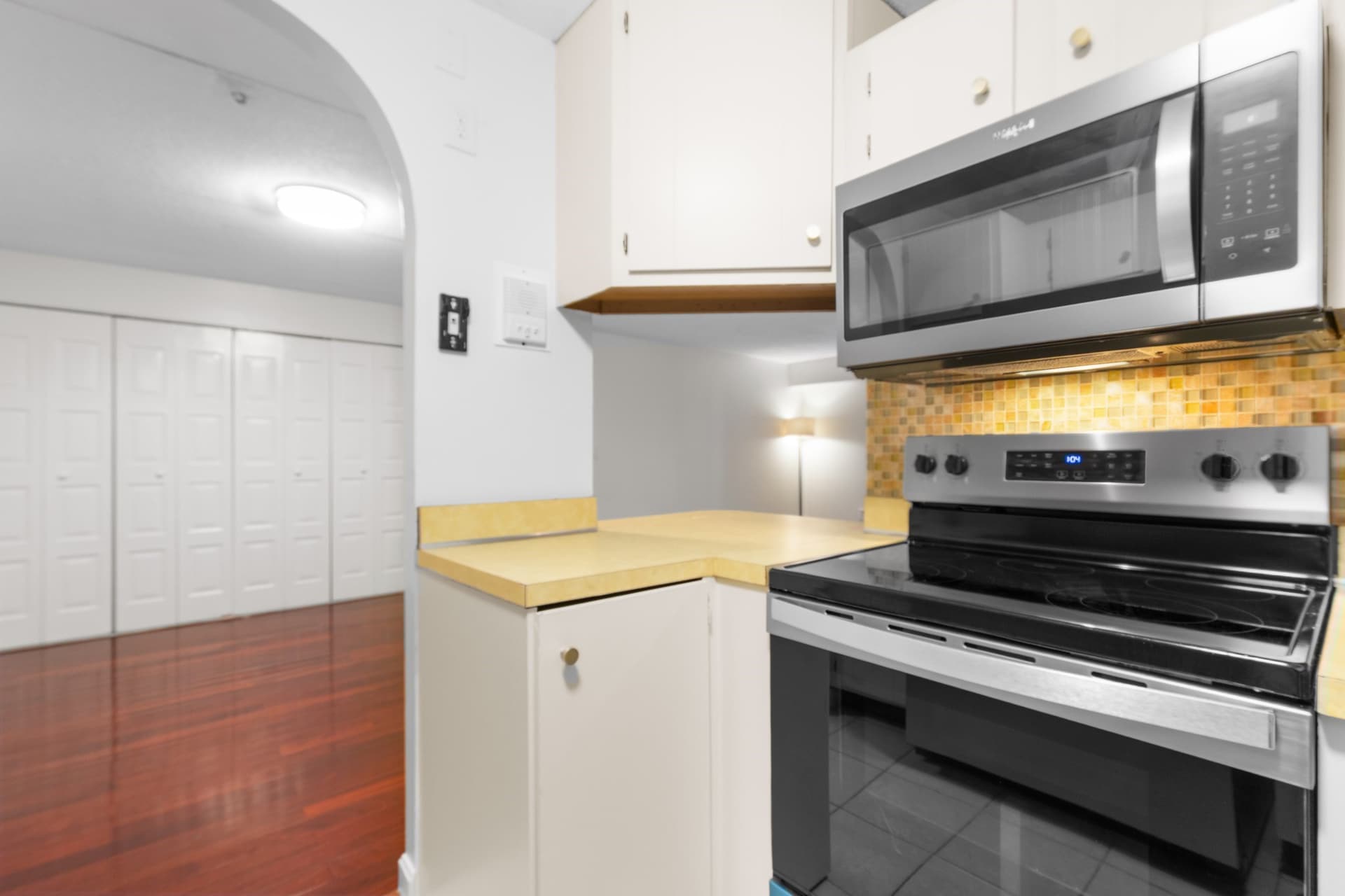Condominium at 685 Oak St # 1, Brockton MA 02301, photo 4 of 10