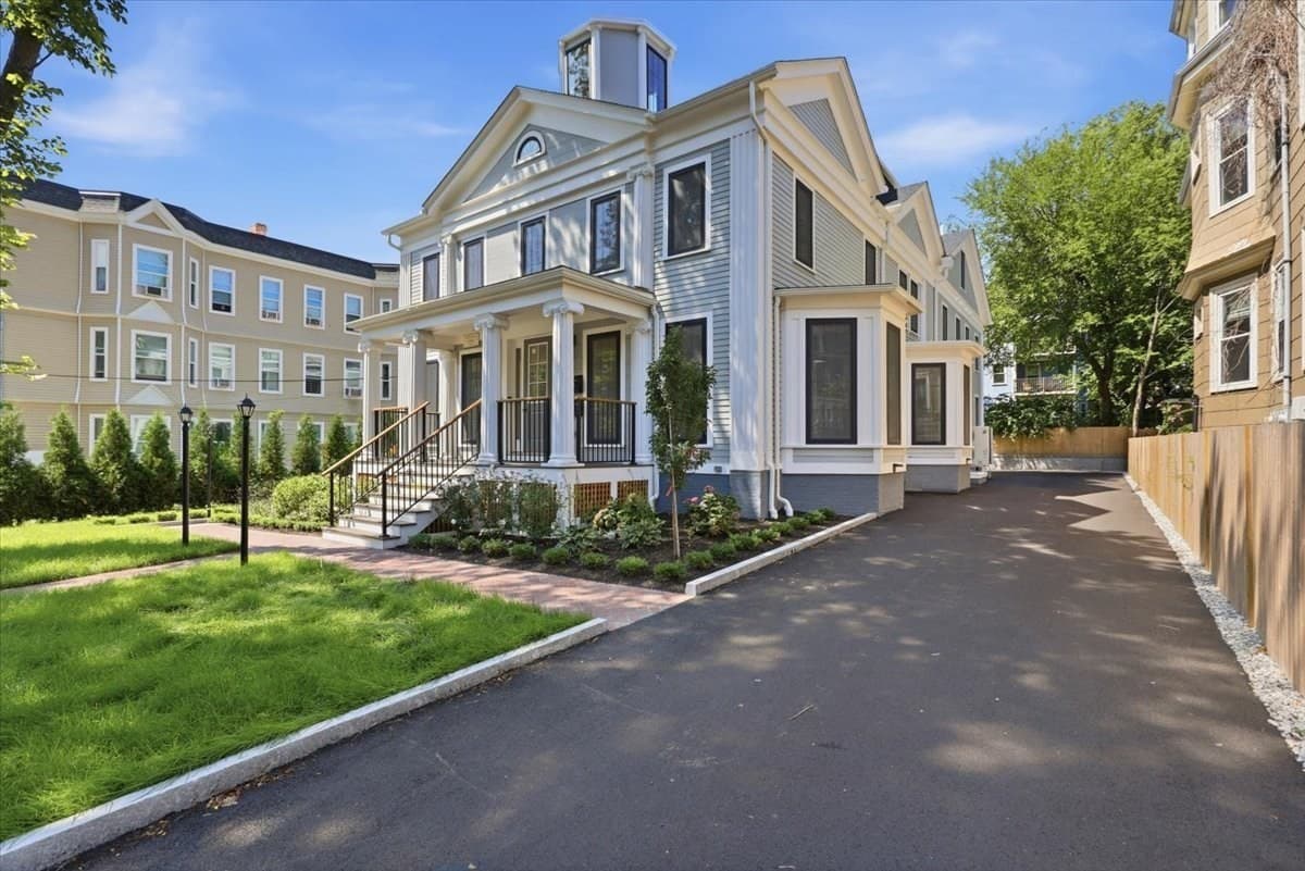 Condominium at 305 Chestnut Ave # 4, Boston MA 02130, Boston, photo 2 of 38