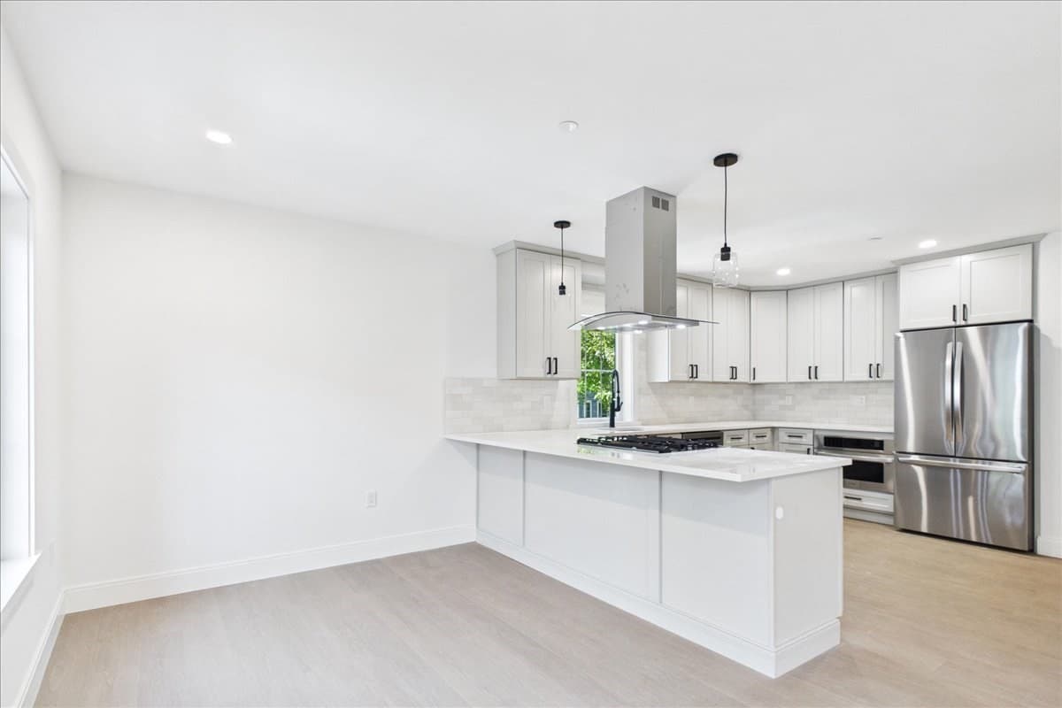 Condominium at 305 Chestnut Ave # 4, Boston MA 02130, Boston, photo 13 of 38