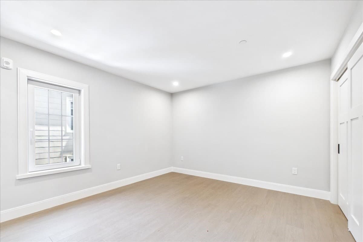 Condominium at 305 Chestnut Ave # 4, Boston MA 02130, Boston, photo 17 of 38