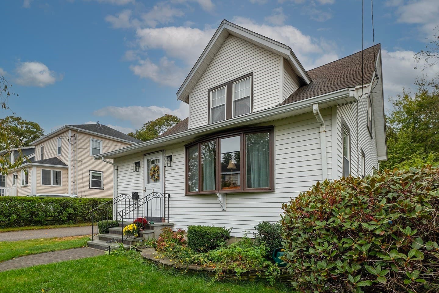 Single Family Residence at 80 Phillips St, Weymouth MA 02188, Weymouth, photo 2 of 17