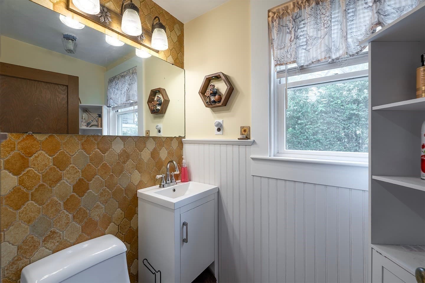 Single Family Residence at 80 Phillips St, Weymouth MA 02188, Weymouth, photo 13 of 17