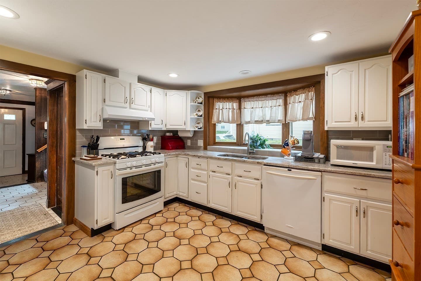 Single Family Residence at 80 Phillips St, Weymouth MA 02188, Weymouth, photo 5 of 17