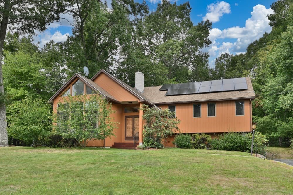 Single Family Residence at 5 Lee Ave, Burlington MA 01803, Burlington, photo 2 of 36
