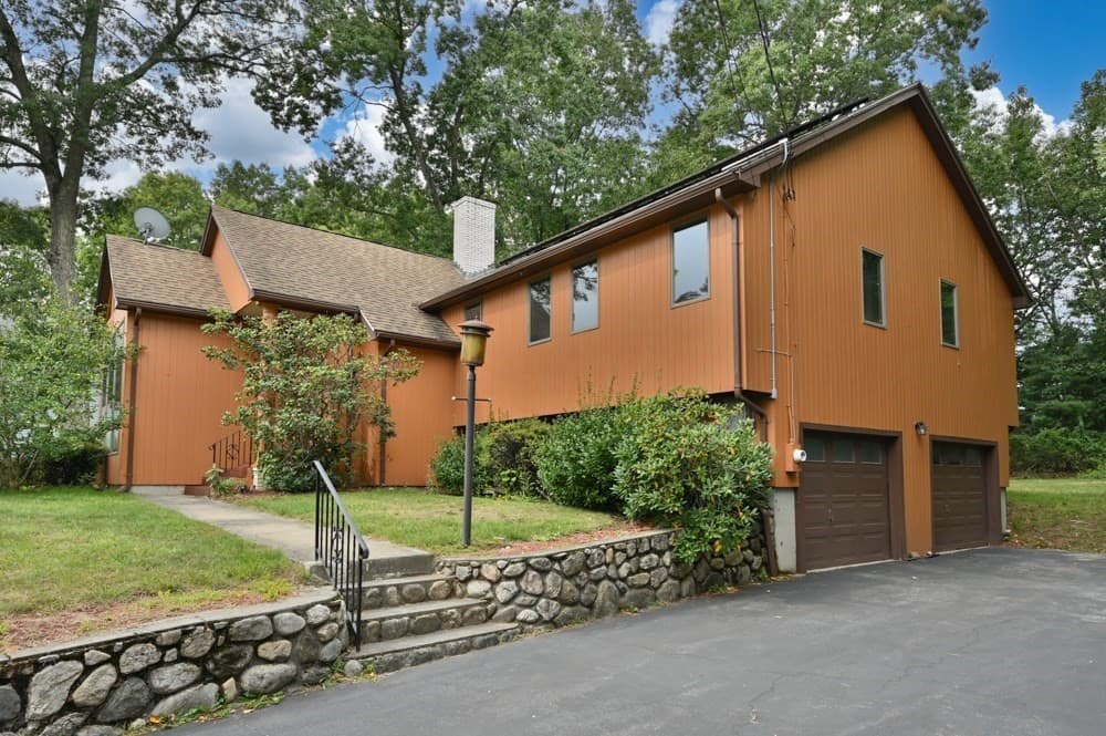 Single Family Residence at 5 Lee Ave, Burlington MA 01803, Burlington, photo 3 of 36