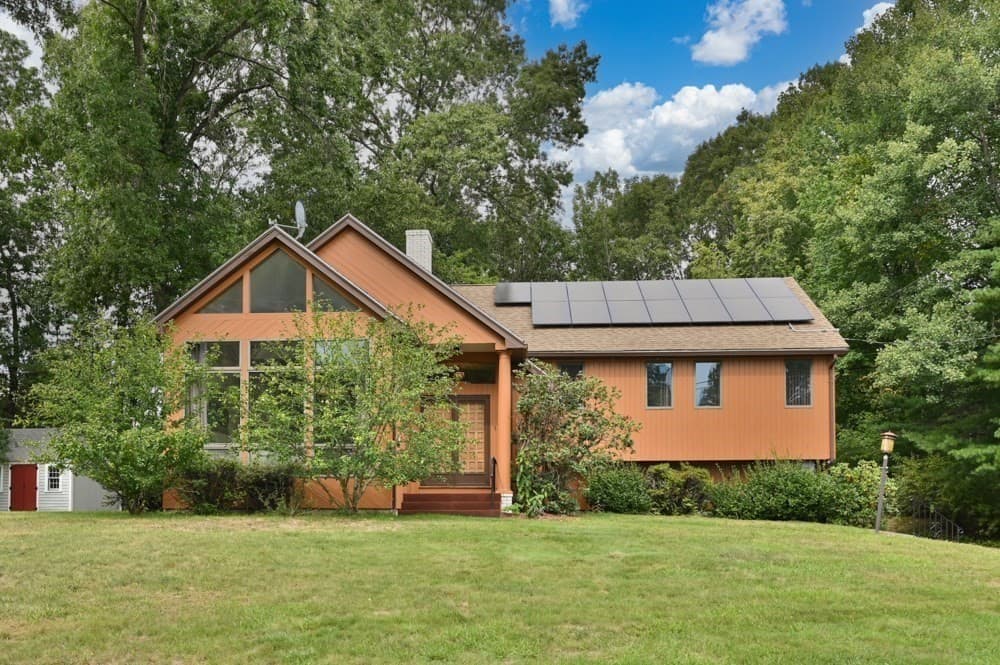 5 Lee Ave, Burlington MA 01803