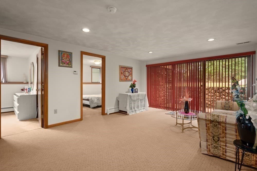 Single Family Residence at 5 Lee Ave, Burlington MA 01803, Burlington, photo 29 of 36