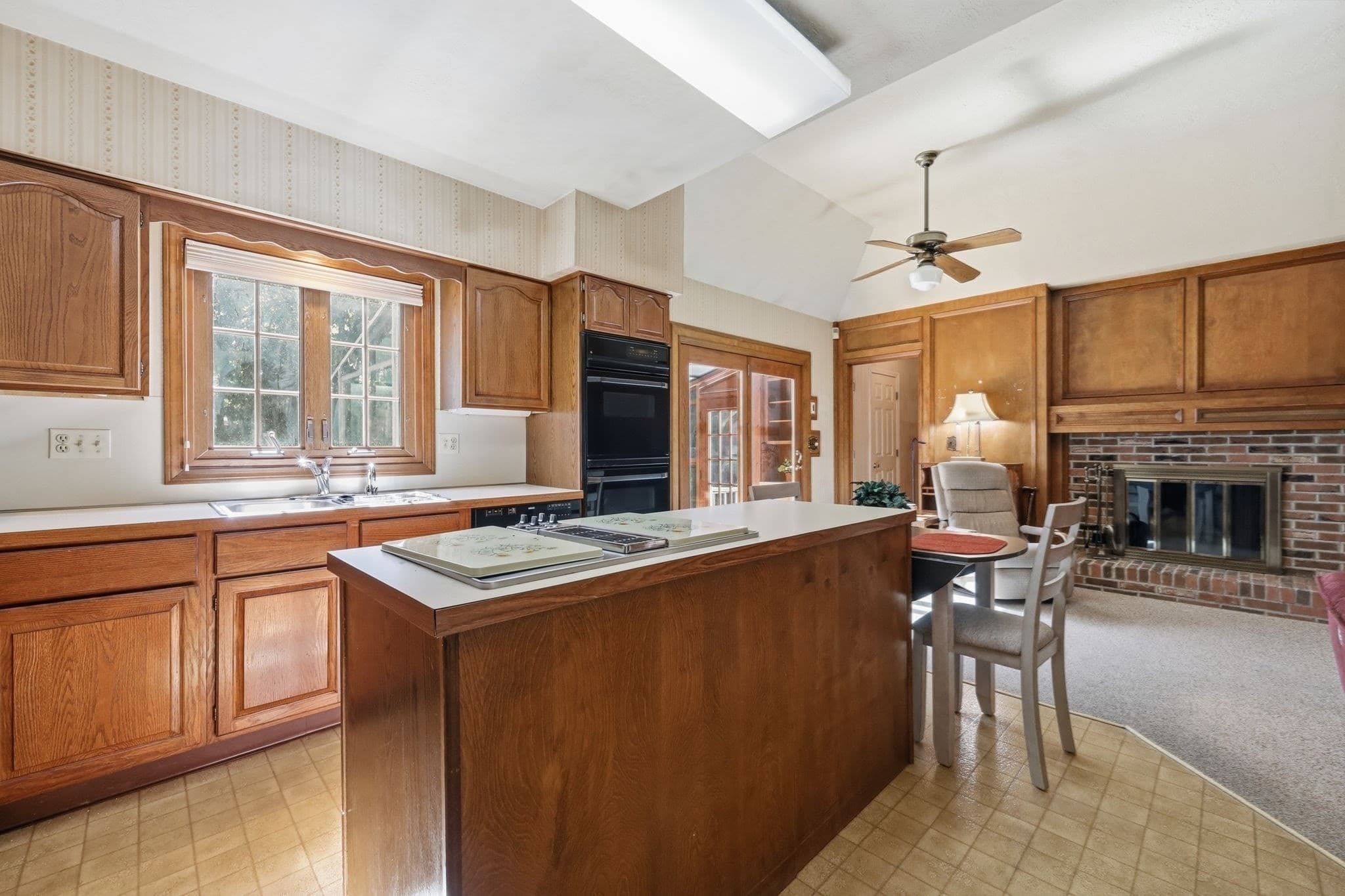 Single Family Residence at 43 Pineridge Dr, Westfield MA 01085, Westfield, photo 4 of 42