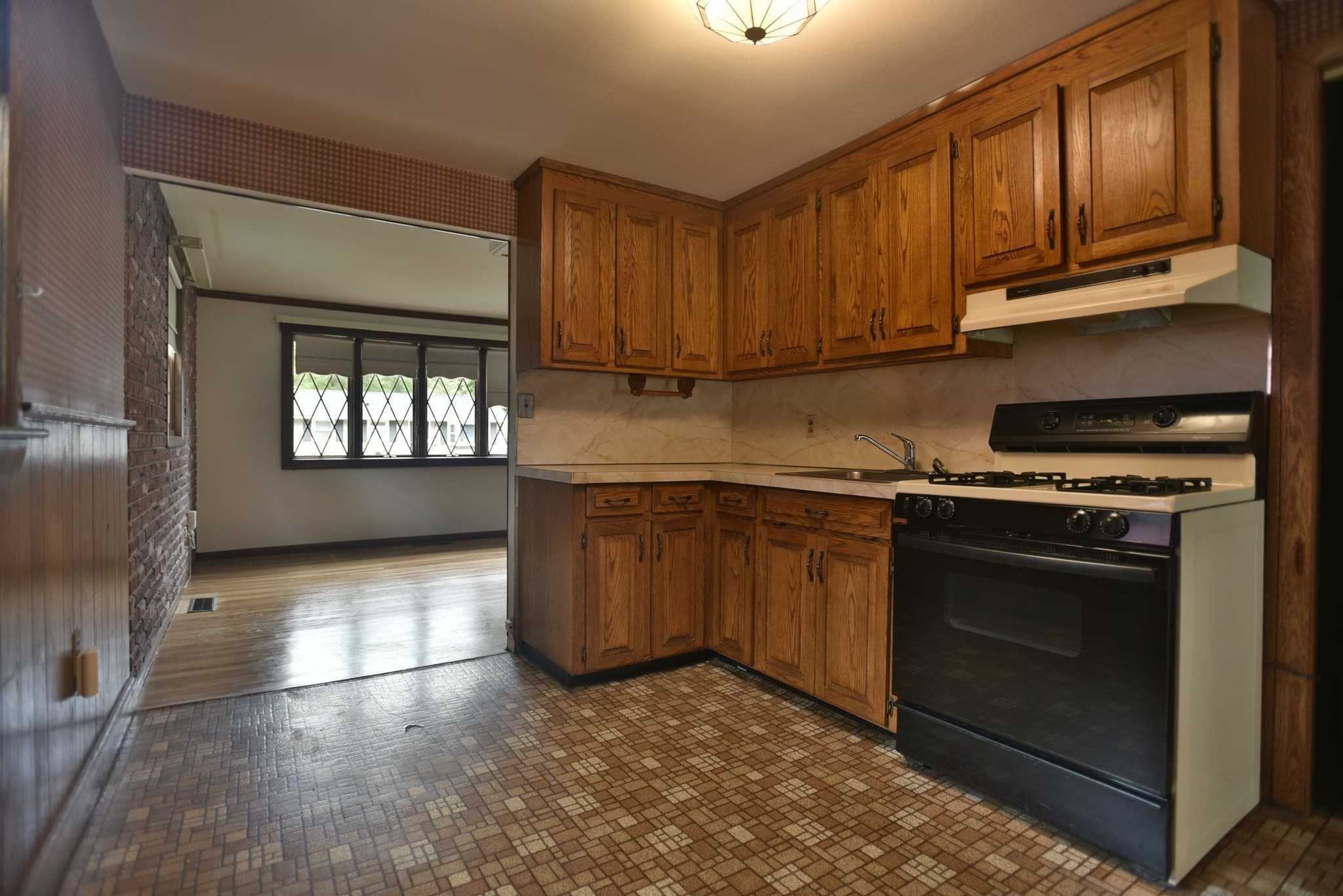 Single Family Residence at 20 Josh Gray Rd, Rockland MA 02370, Rockland, photo 9 of 20