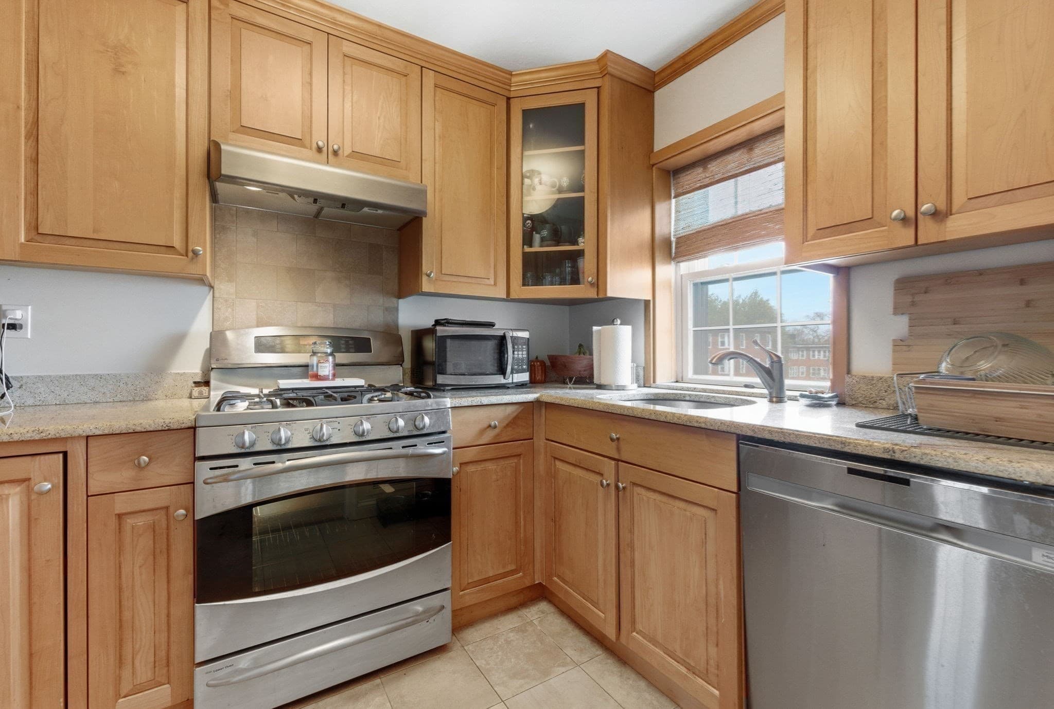 Condominium at 9 Lennon Ct # 13, Boston MA 02127, Boston, photo 5 of 16