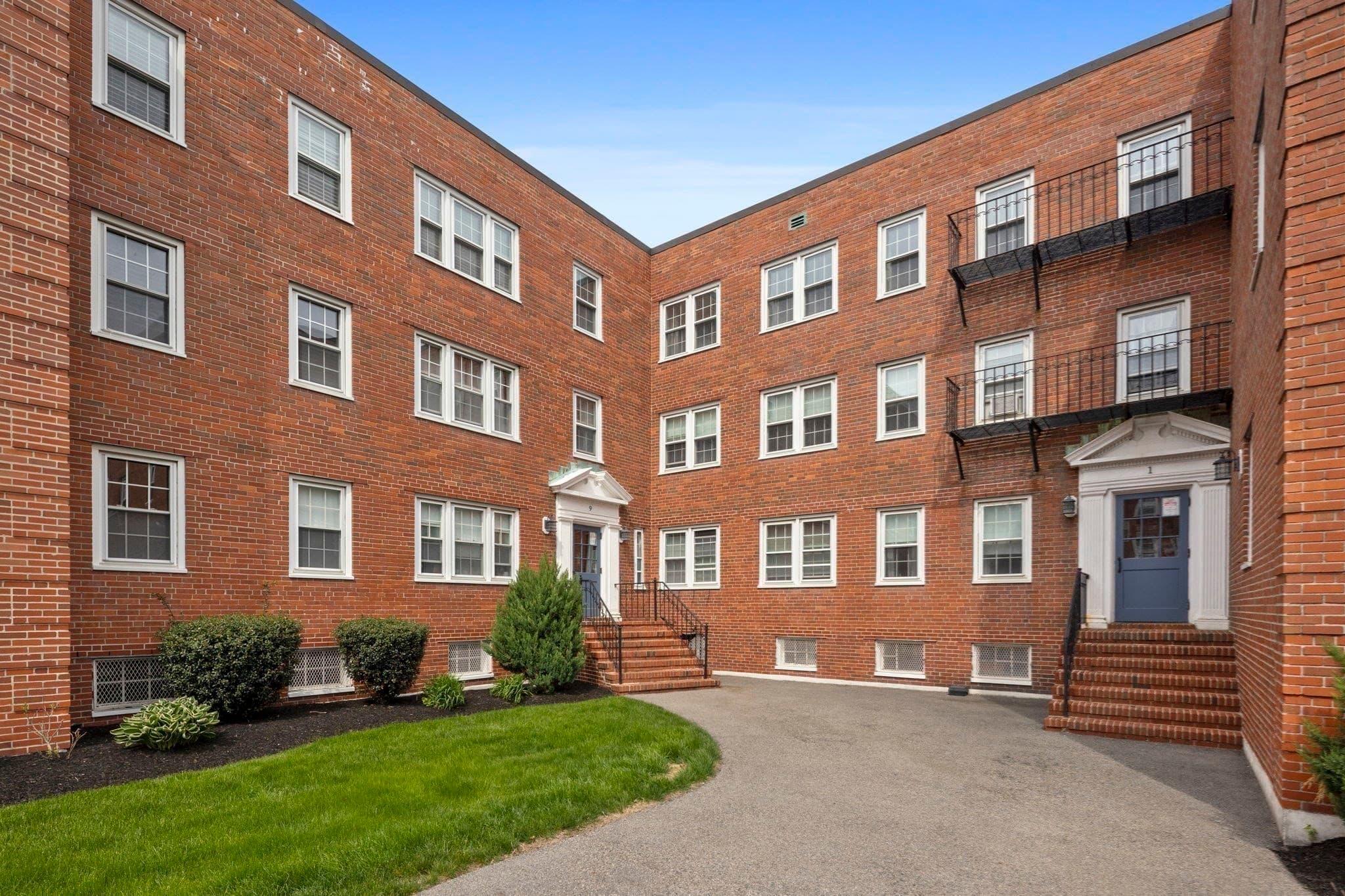 Condominium at 9 Lennon Ct # 13, Boston MA 02127, Boston, photo 11 of 16