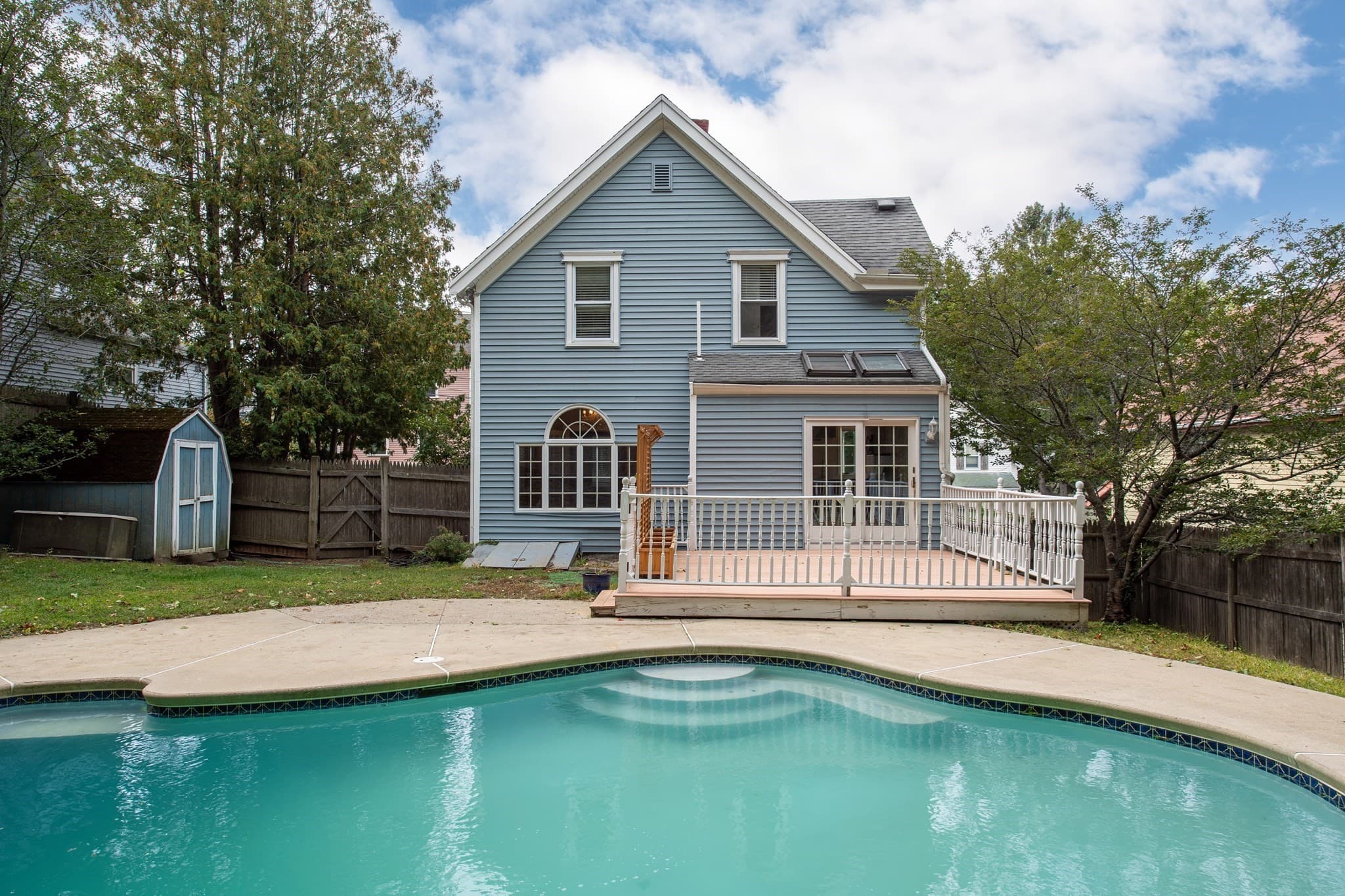 Single Family Residence at 8 Birch Hill Ave, Wakefield MA 01880, Wakefield, photo 2 of 28