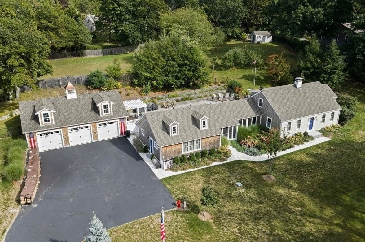 6 Jones River Dr, Kingston MA 02364