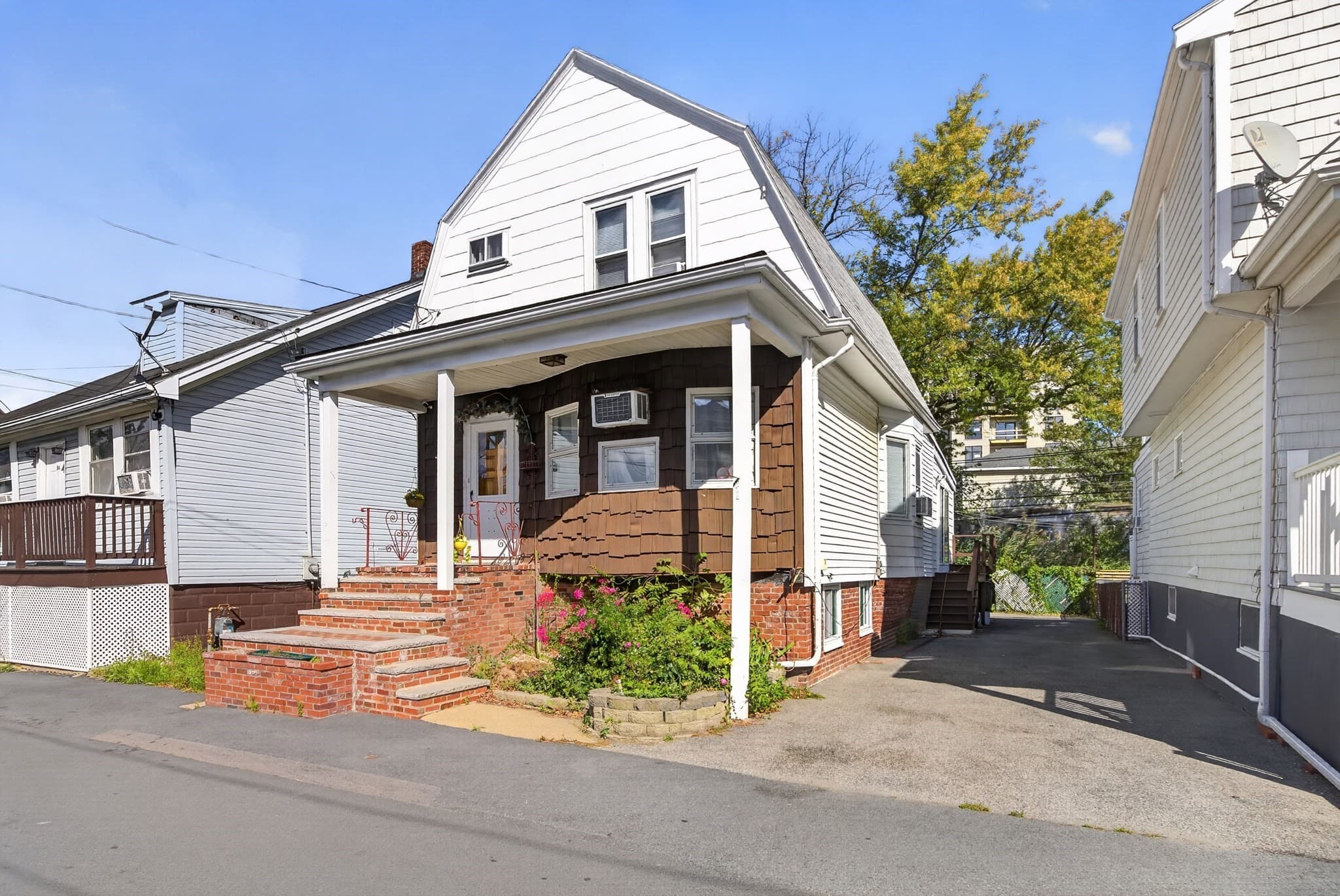 Single Family Residence at 40 Avalon St, Revere MA 02151, Revere, photo 2 of 19