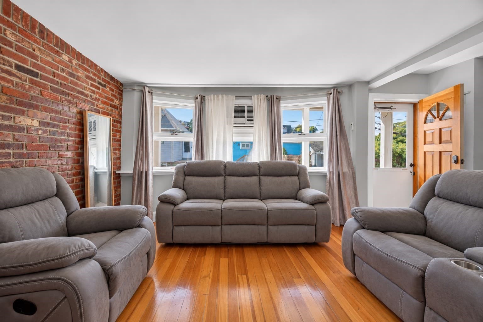 Single Family Residence at 40 Avalon St, Revere MA 02151, Revere, photo 6 of 19