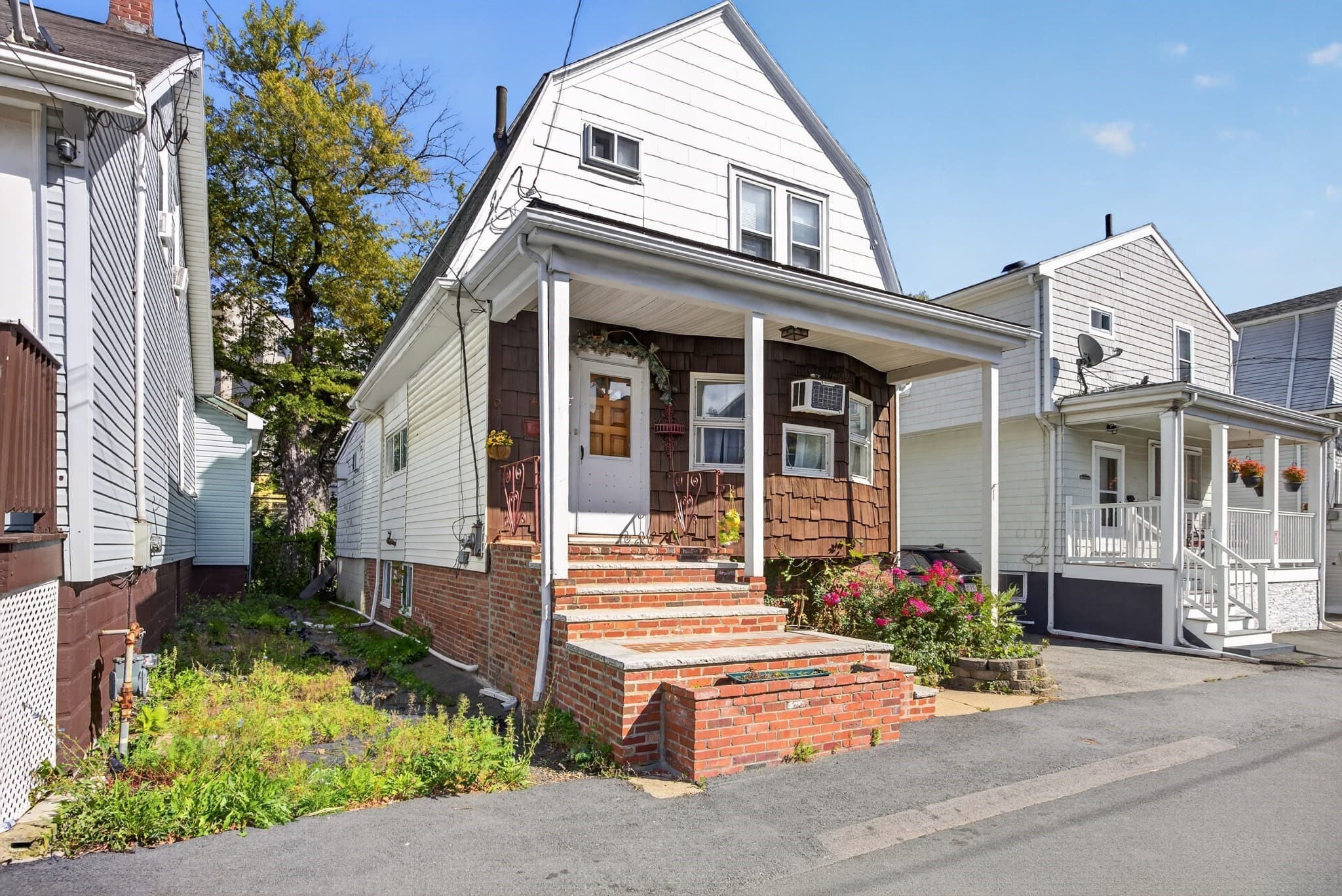 Single Family Residence at 40 Avalon St, Revere MA 02151, Revere, photo 3 of 19
