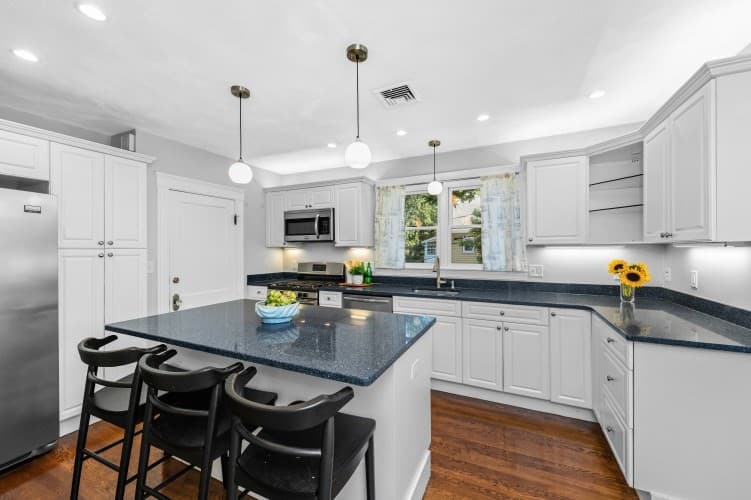 Condominium at 139 Warren Street # 2, Arlington MA 02474, Arlington, photo 8 of 27