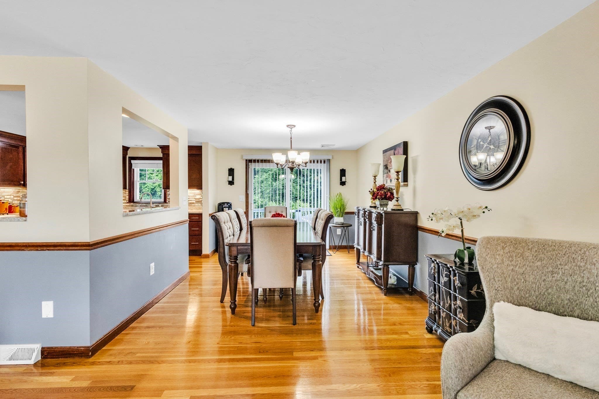 Single Family Residence at 42 Melbourne Rd, Worcester MA 01607, Worcester, photo 6 of 37