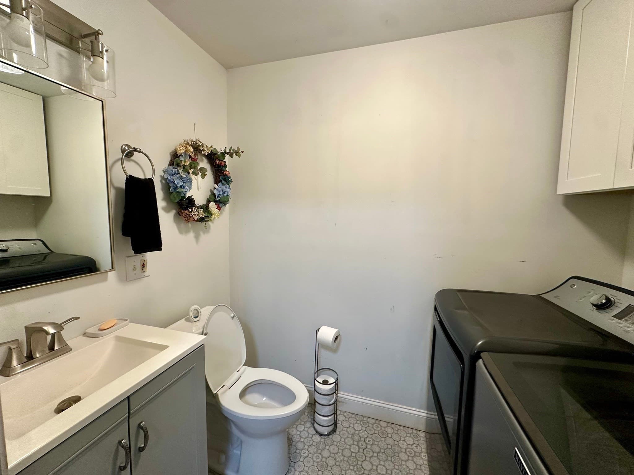 Single Family Residence at 43 Lincoln St, Greenfield MA 01301, Greenfield, photo 8 of 26