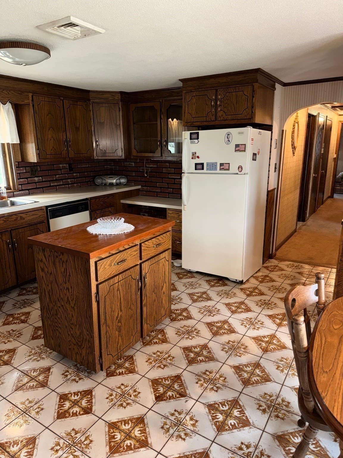 Single Family Residence at 171 Huron Ave, Holyoke MA 01040, Holyoke, photo 5 of 25