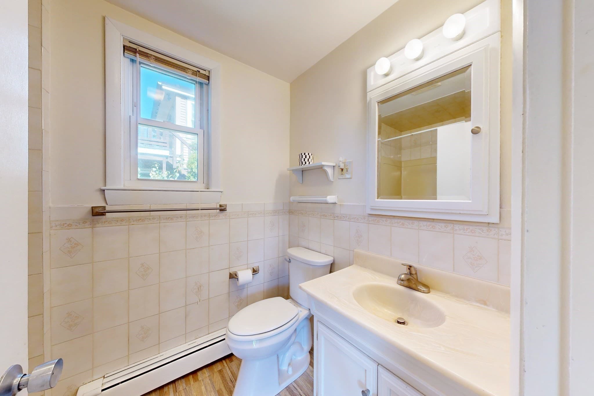 2 Family - 2 Units Up/Down at 13 Cottage Park Ave, Cambridge MA 02140, Cambridge, photo 12 of 41