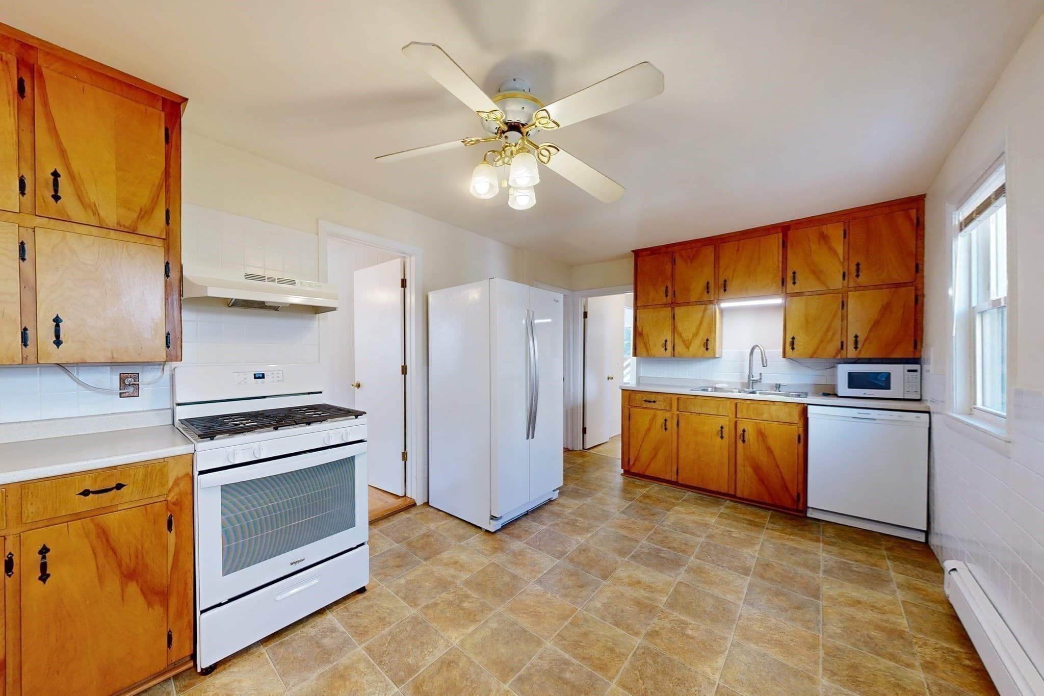 2 Family - 2 Units Up/Down at 13 Cottage Park Ave, Cambridge MA 02140, Cambridge, photo 7 of 41