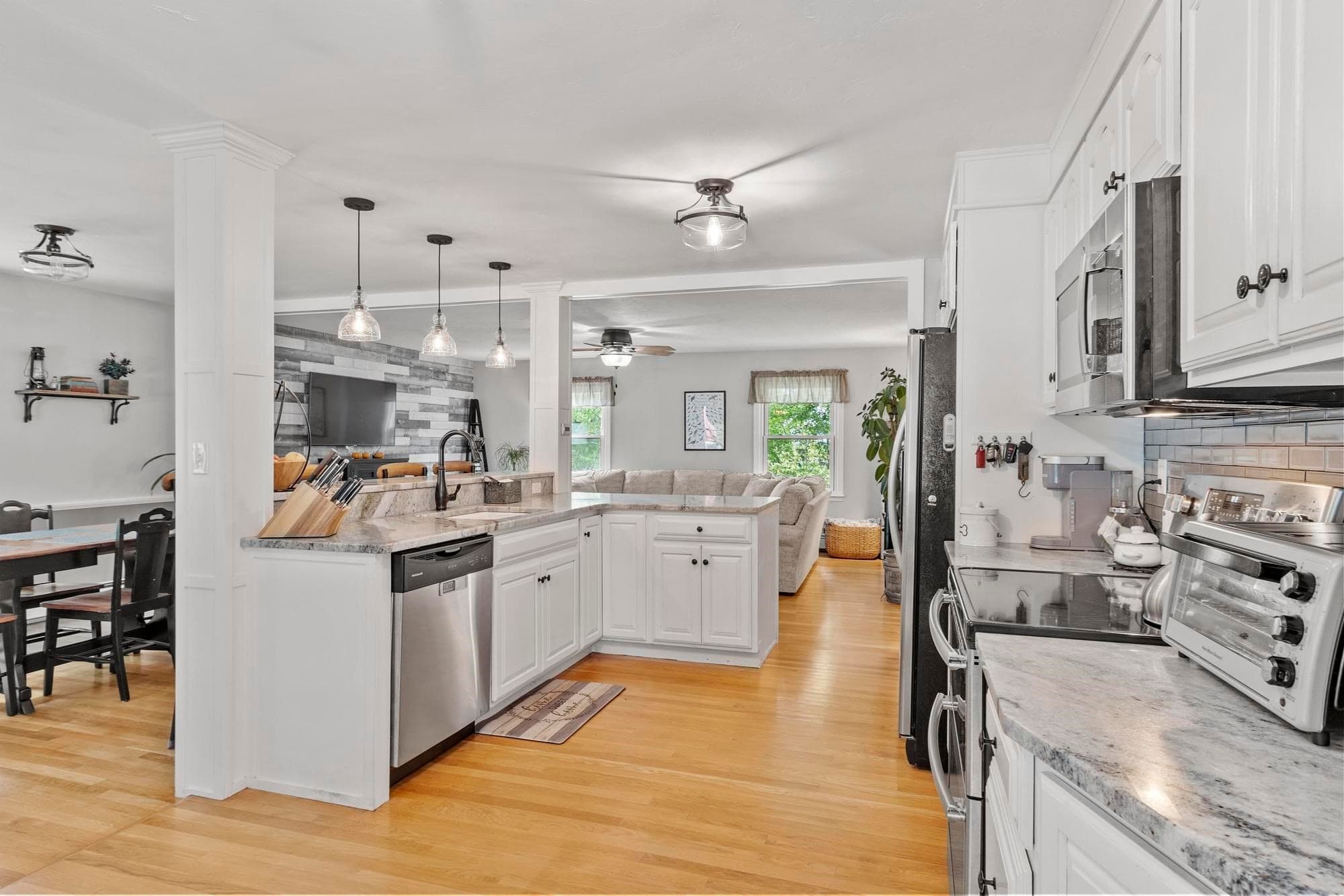 Single Family Residence at 43 Windy Ridge Rd, Holden MA 01522, Holden, photo 18 of 42