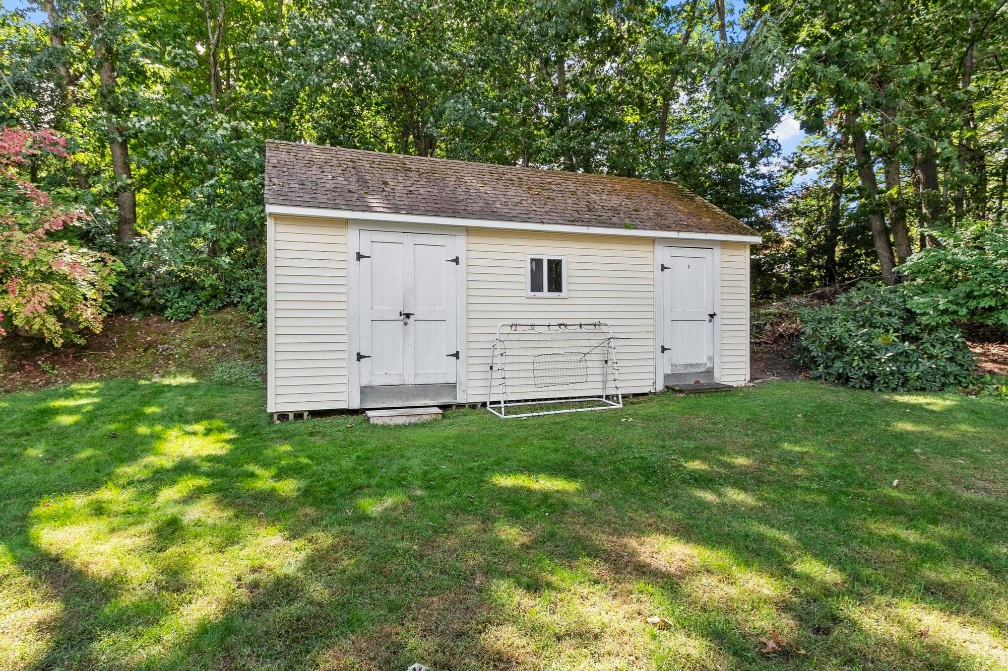 Single Family Residence at 43 Windy Ridge Rd, Holden MA 01522, Holden, photo 8 of 42