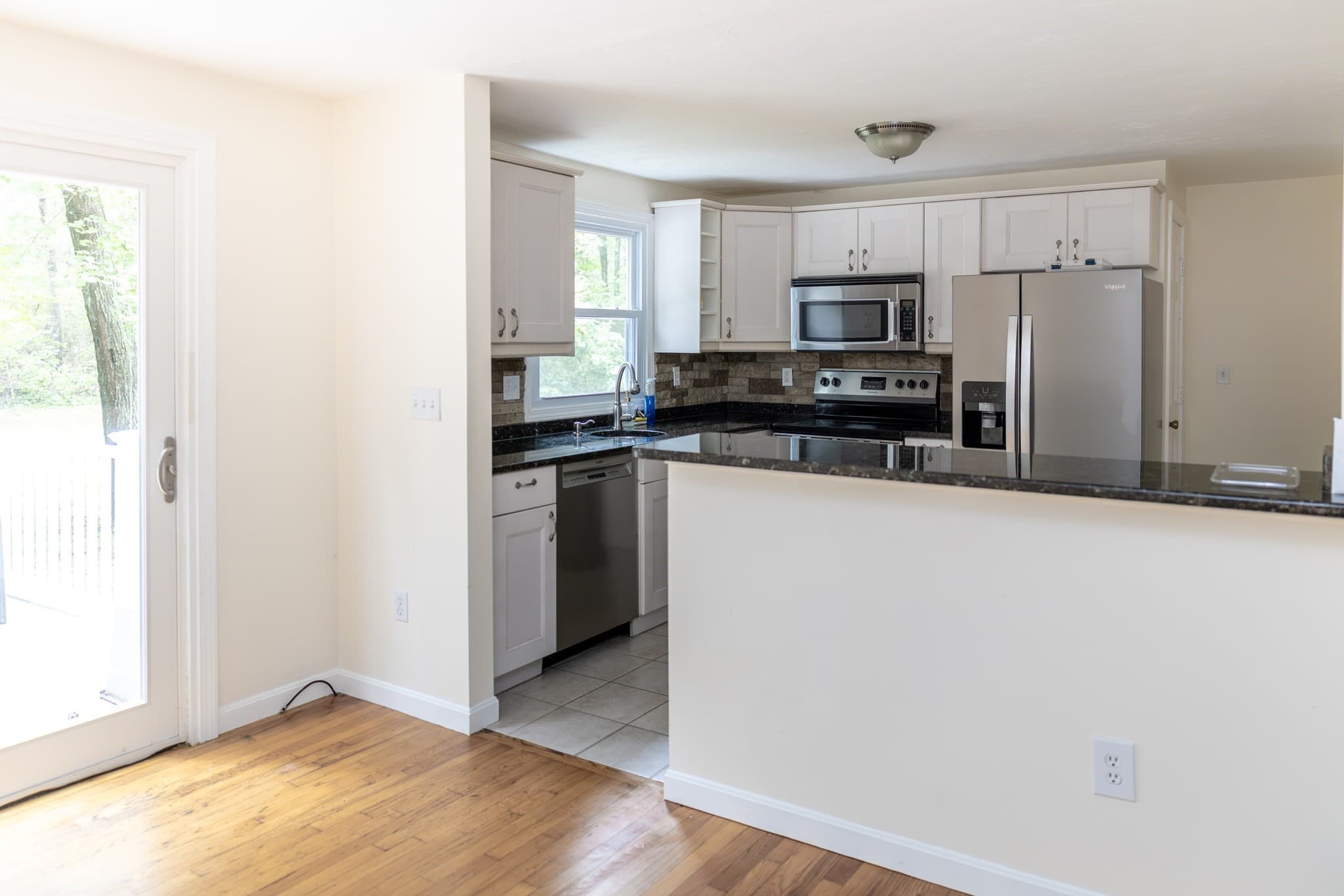 Condex at 7 Ledgeville Ave # A, Foxboro MA 02035, Foxboro, photo 4 of 14