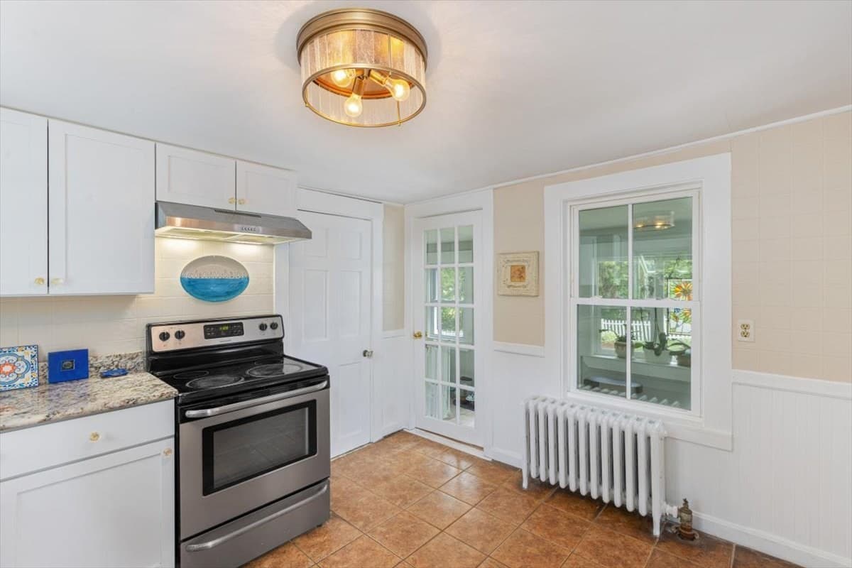 Single Family Residence at 55 Haverhill Rd., Amesbury MA 01913, Amesbury, photo 11 of 39