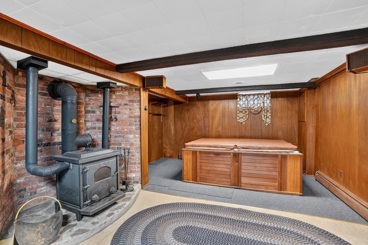 Single Family Residence at 10 Squire Ln, Bellingham MA 02019, Bellingham, photo 19 of 30