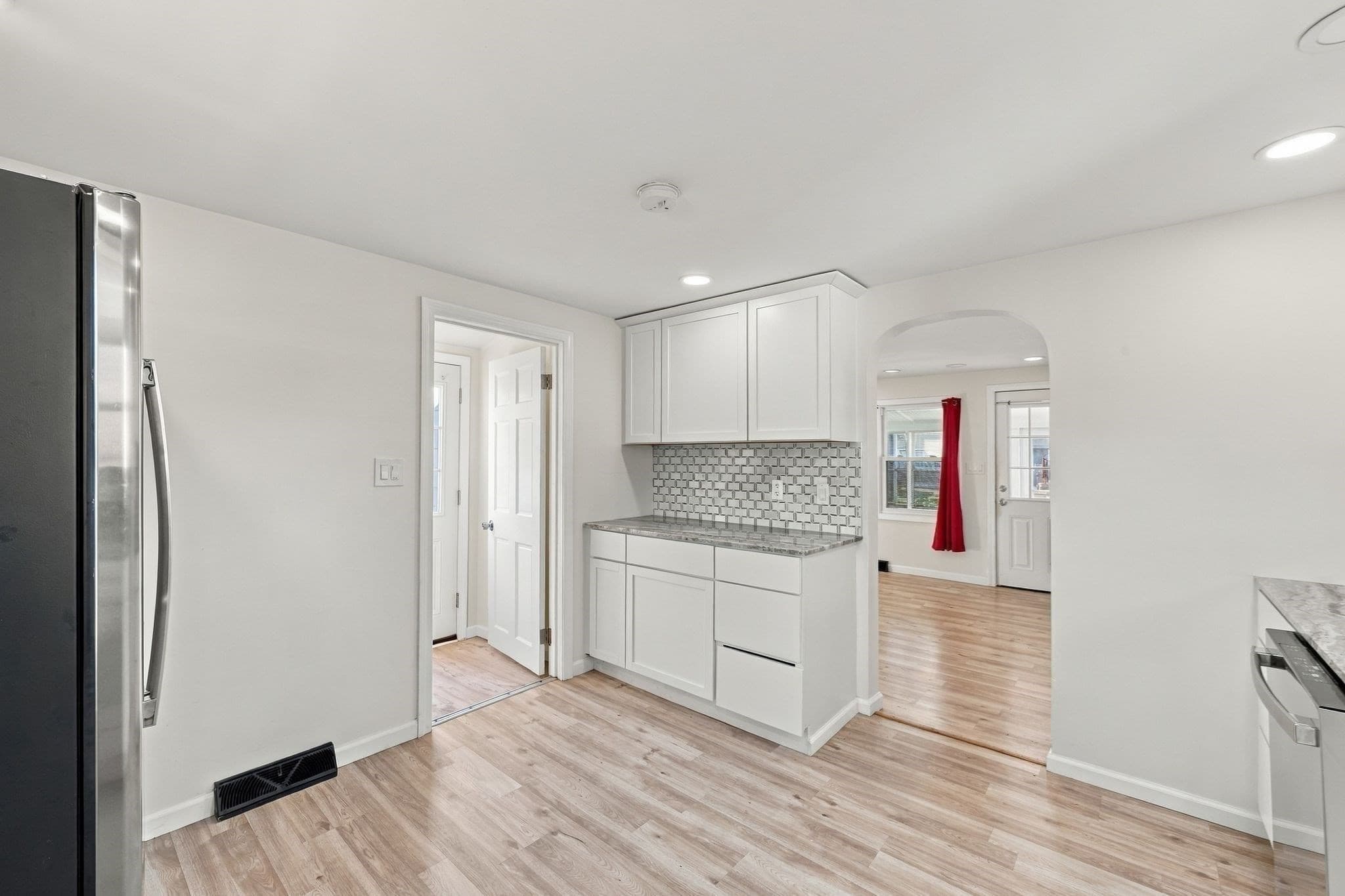 Single Family Residence at 196 Clarendon Ave, Chicopee MA 01013, Chicopee, photo 23 of 40