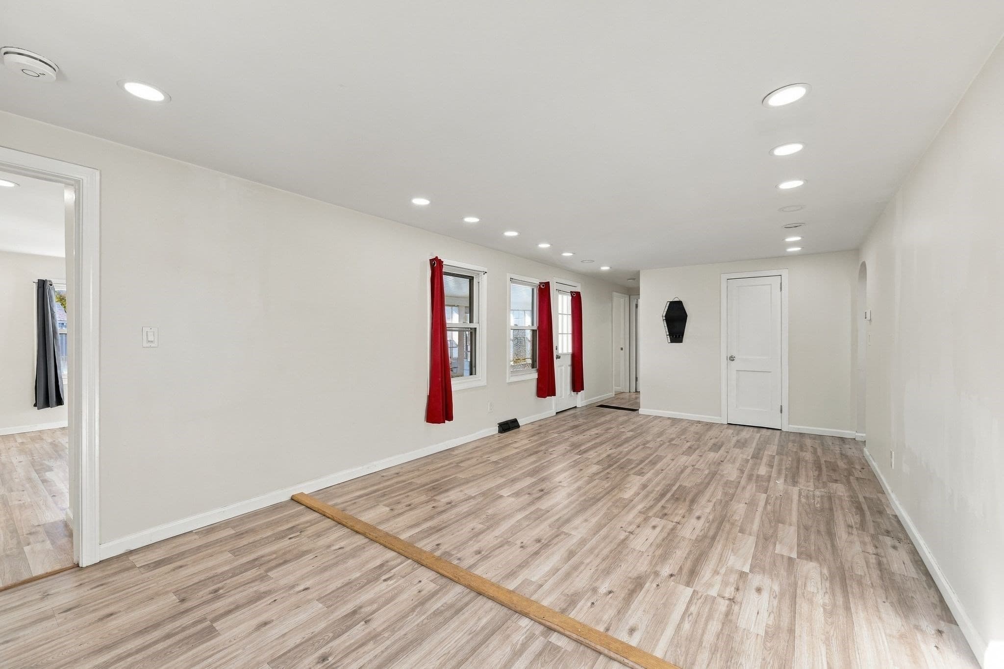 Single Family Residence at 196 Clarendon Ave, Chicopee MA 01013, Chicopee, photo 6 of 40