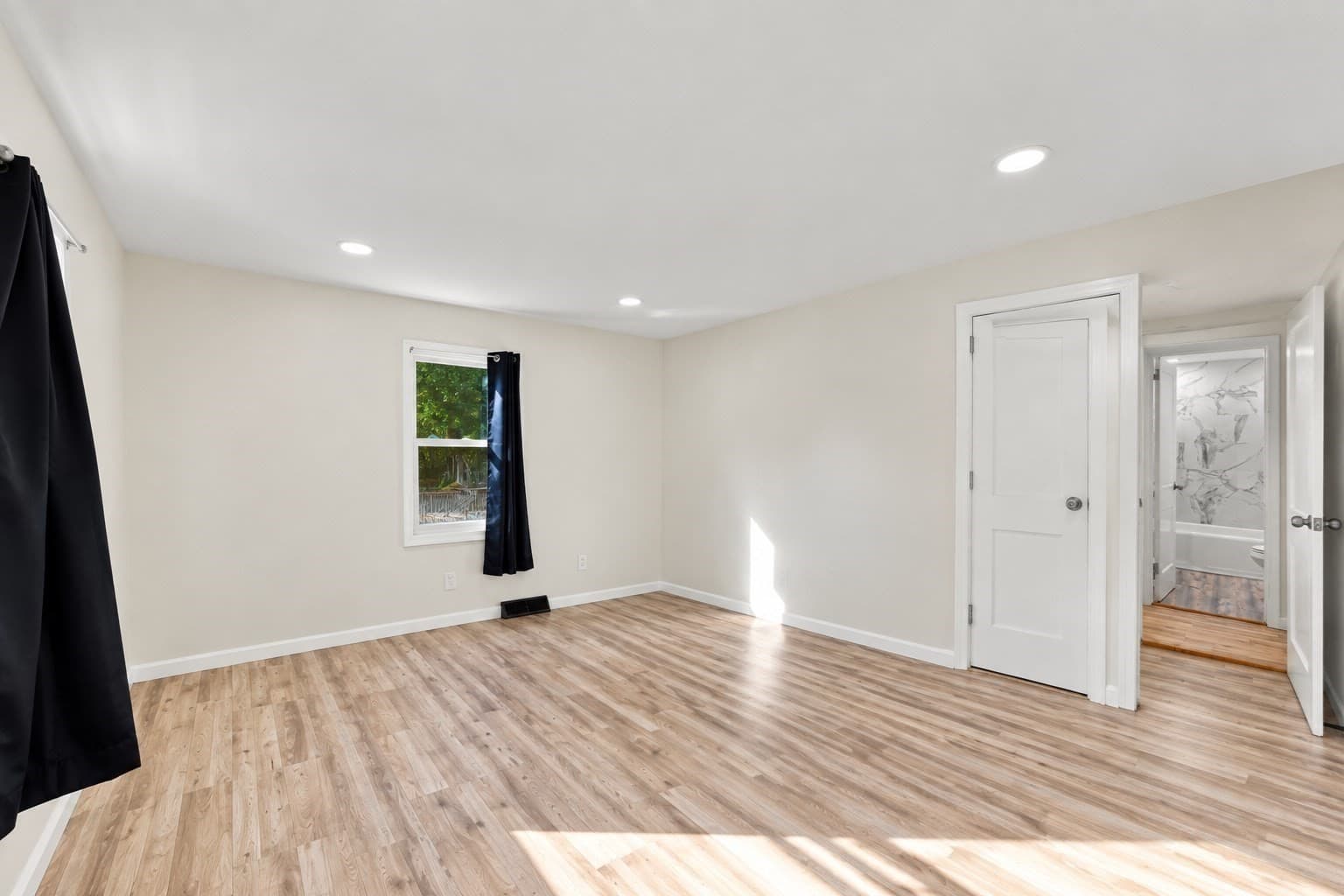 Single Family Residence at 196 Clarendon Ave, Chicopee MA 01013, Chicopee, photo 17 of 40