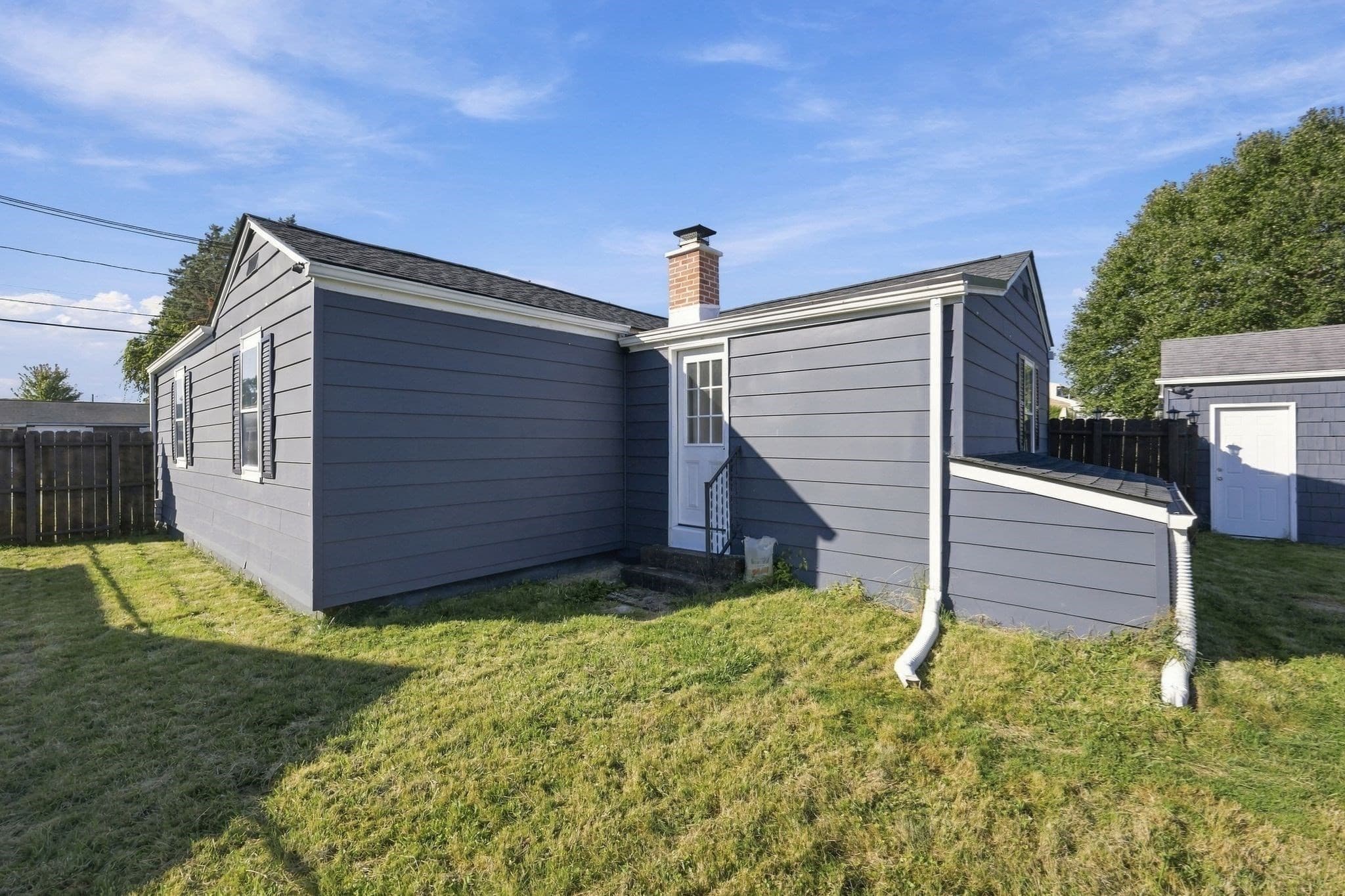 Single Family Residence at 196 Clarendon Ave, Chicopee MA 01013, Chicopee, photo 35 of 40