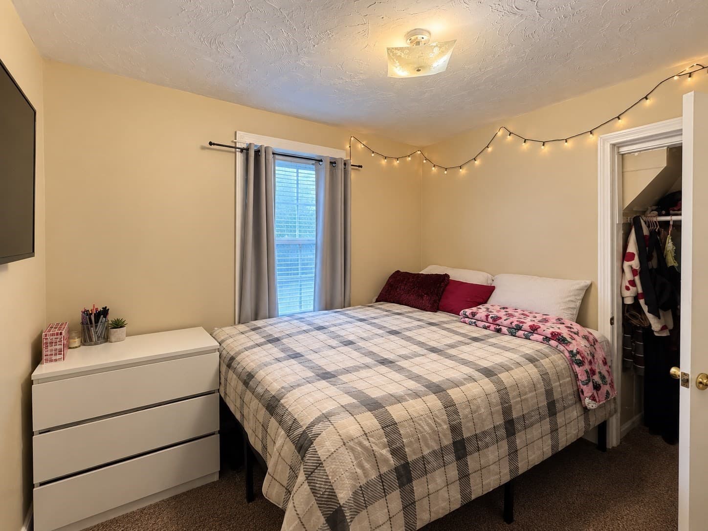 3 Family at 99 Winthrop St, Taunton MA 02780, Taunton, photo 16 of 25