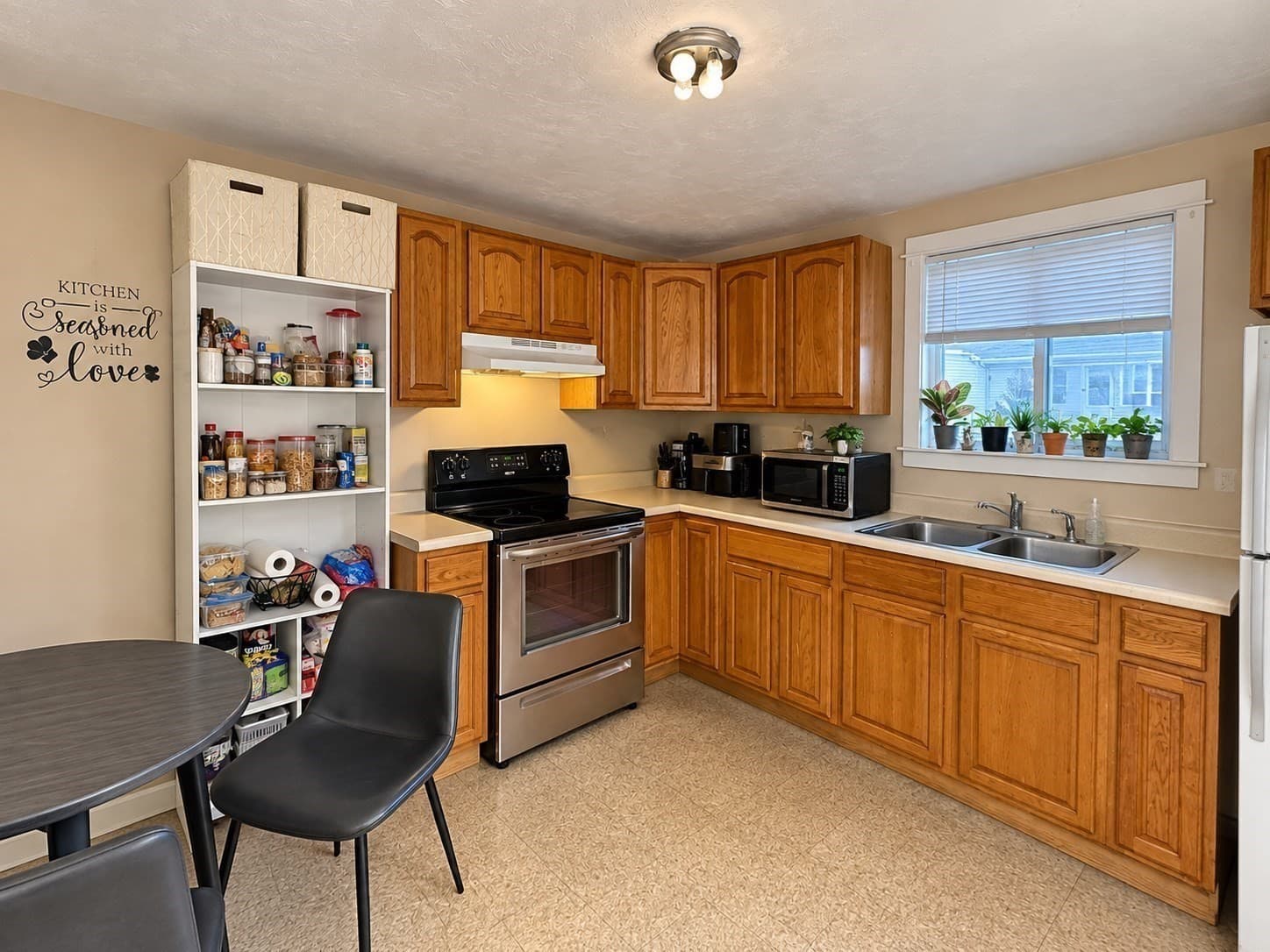 3 Family at 99 Winthrop St, Taunton MA 02780, Taunton, photo 12 of 25