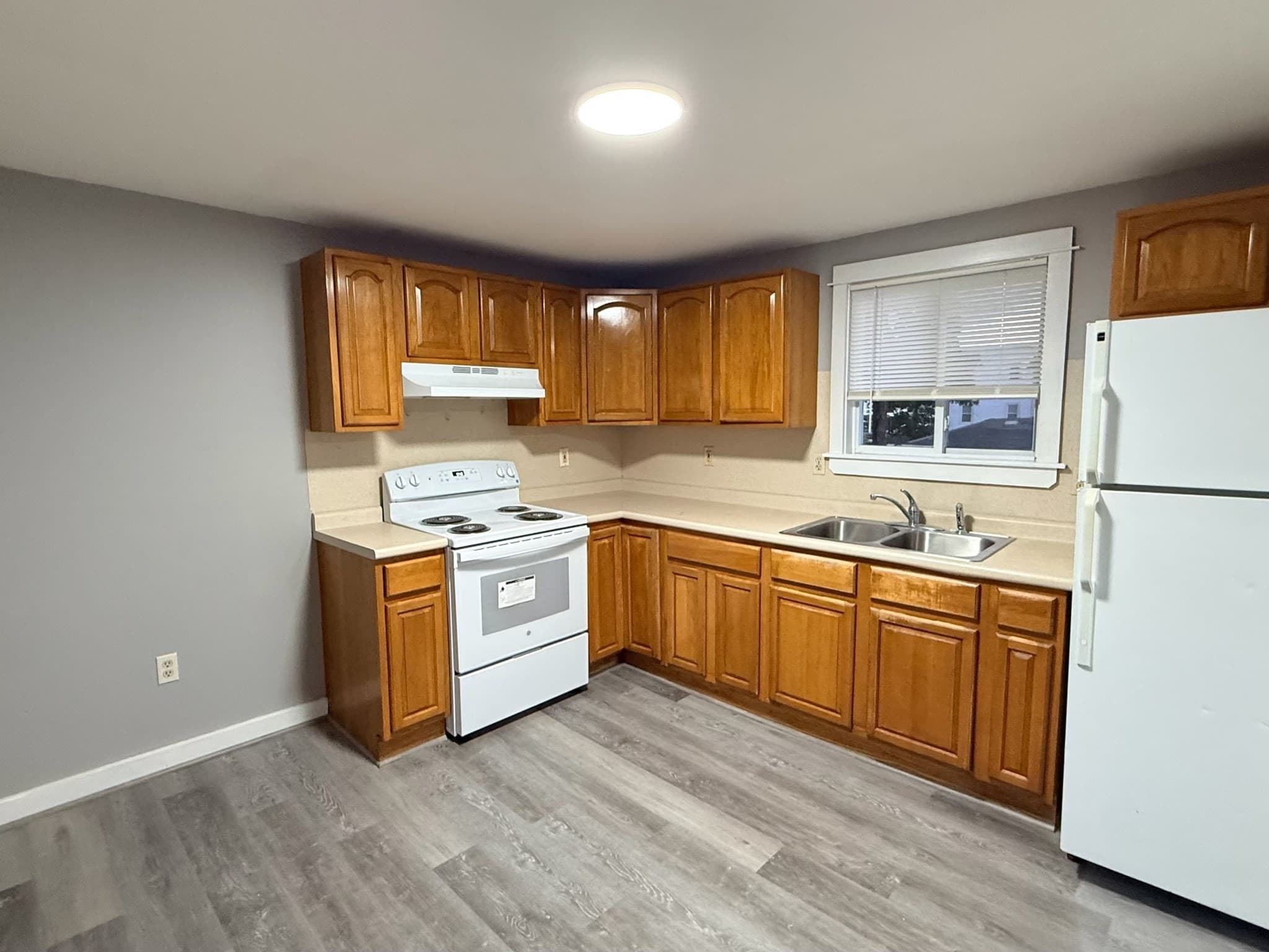 3 Family at 99 Winthrop St, Taunton MA 02780, Taunton, photo 3 of 25