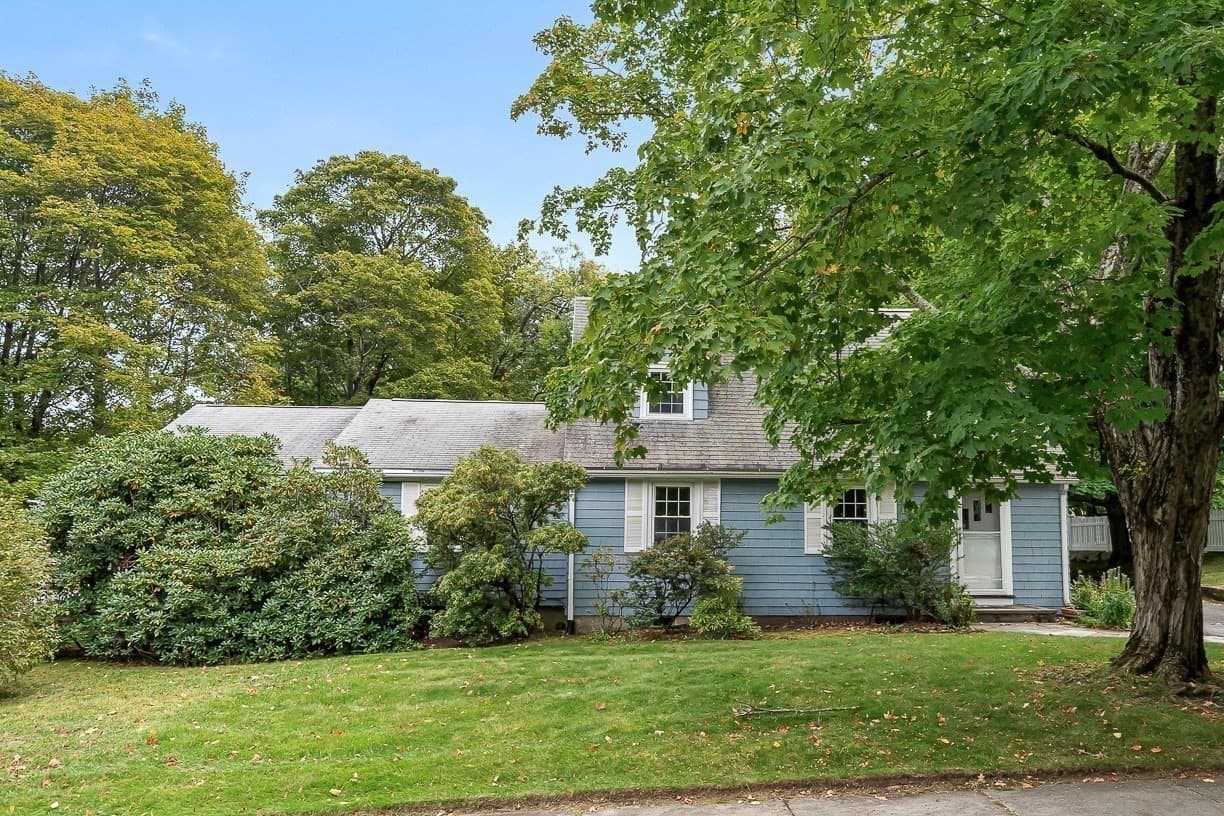 Single Family Residence at 8 North Gateway, Winchester MA 01890, Winchester, photo 2 of 39