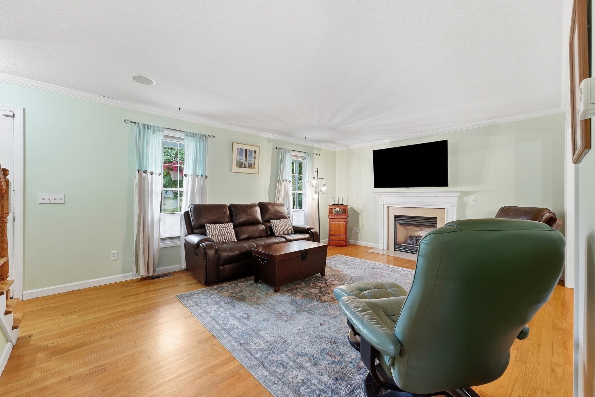 Single Family Residence at 10 John St, East Longmeadow MA 01028, East Longmeadow, photo 6 of 38
